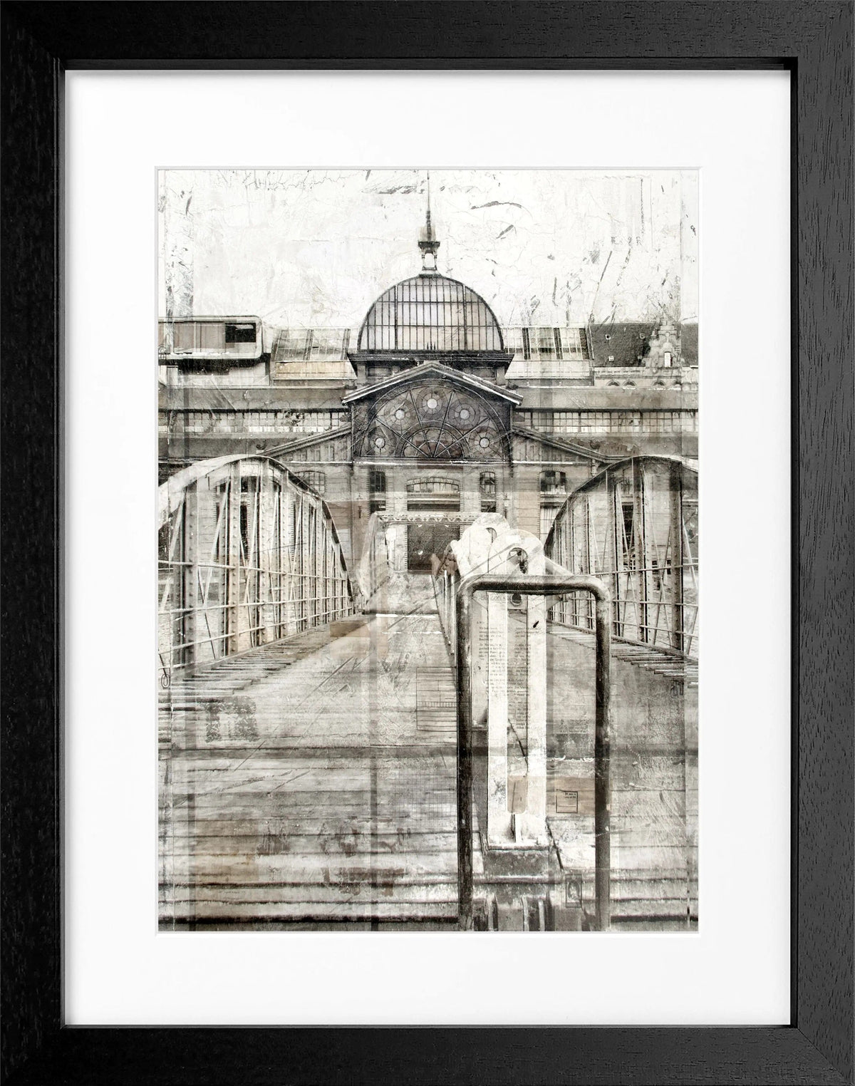 Schwarzer gerahmter Poster mit Hamburg Fischmarkt Motiv von Cosman-Photocollection, 25x31 cm, an Wand hängend