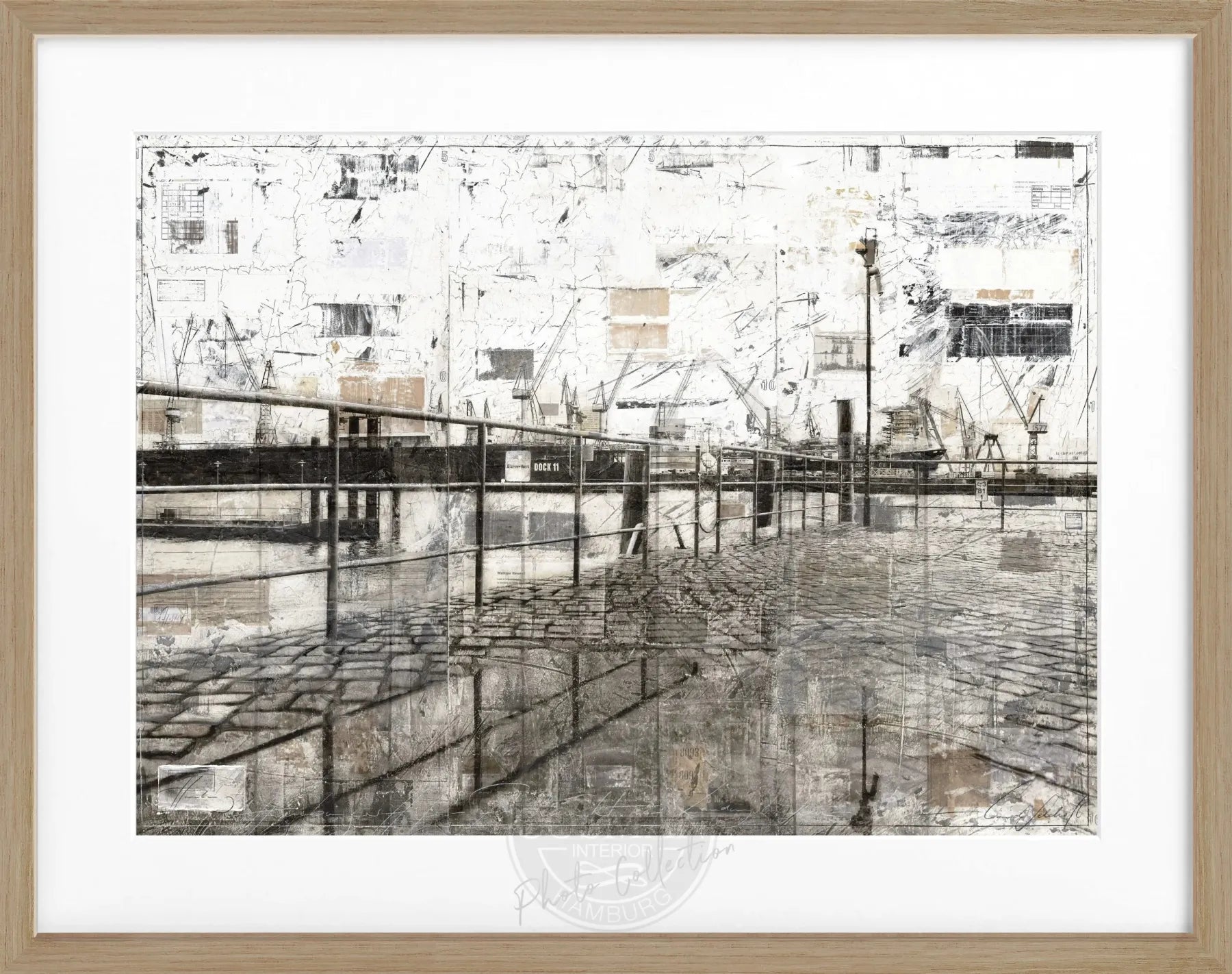 Schwarz eingerahmtes Hafen Hamburg Poster von Cosman-Photocollection, 31x25cm, mit maritime Hafenansicht.