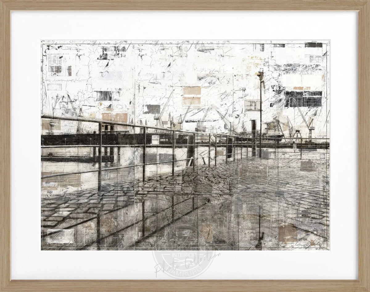 Schwarz eingerahmtes Hafen Hamburg Poster von Cosman-Photocollection, 31x25cm, mit maritime Hafenansicht.