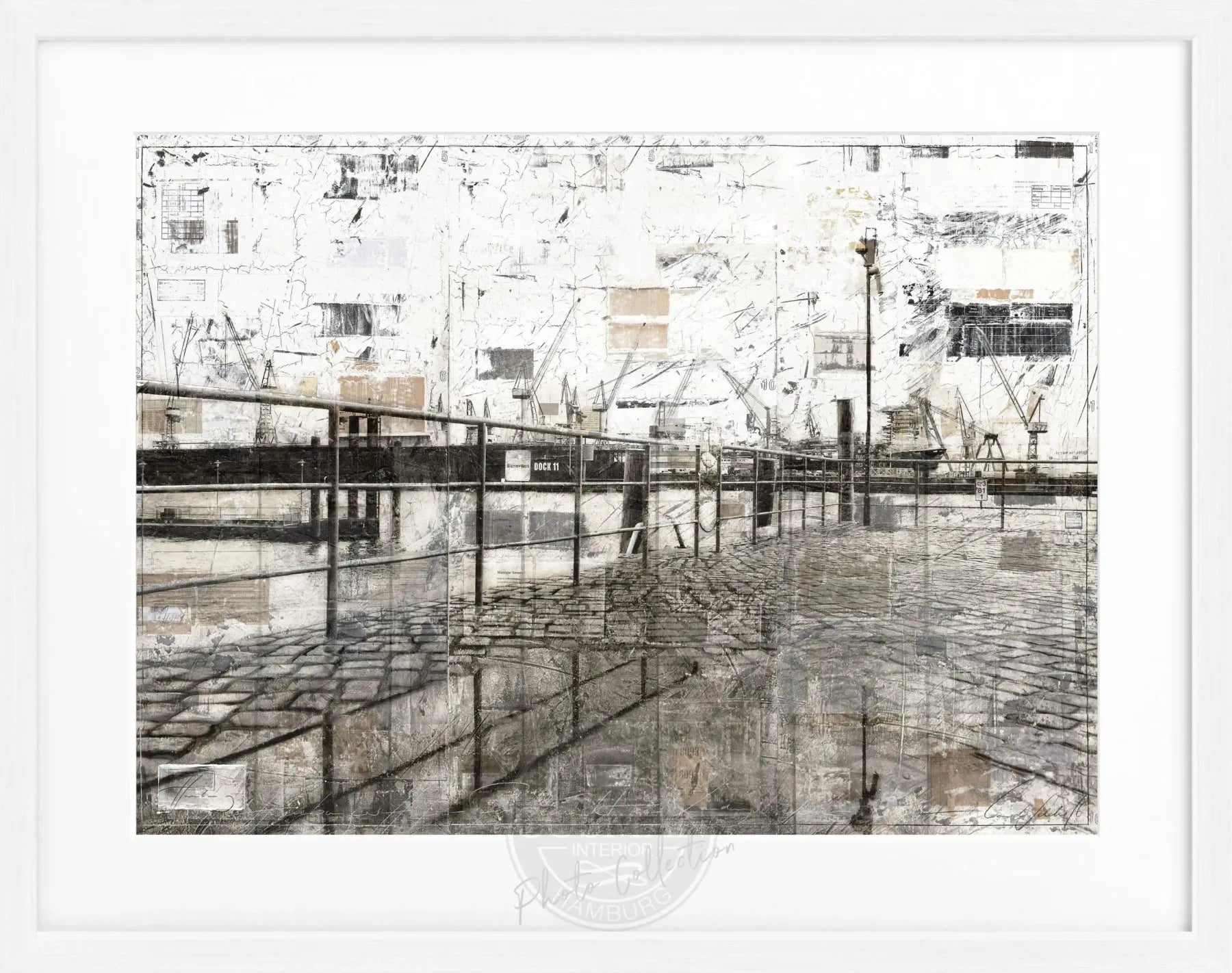 Schwarz gerahgter Hamburg Hafen Poster von Cosman-Photocollection, 31x25cm, zeigt Hafenansicht mit Rahmen.