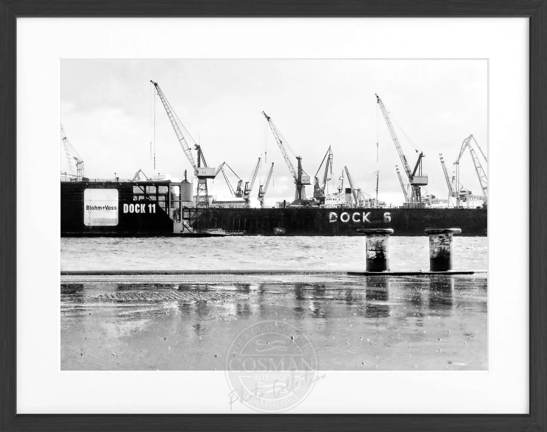 Schwarzes Poster mit Rahmen, Hamburg Hafen Dock, von Cosman-Photocollection, 31x25cm, maritime Stadtansicht