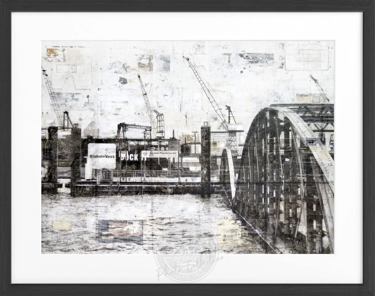 Schwarz-weiß Poster mit Rahmen, Hamburg Hafen Landungsbrücken, von Cosman-Photocollection, 31x25 cm, maritime Stadtansicht
