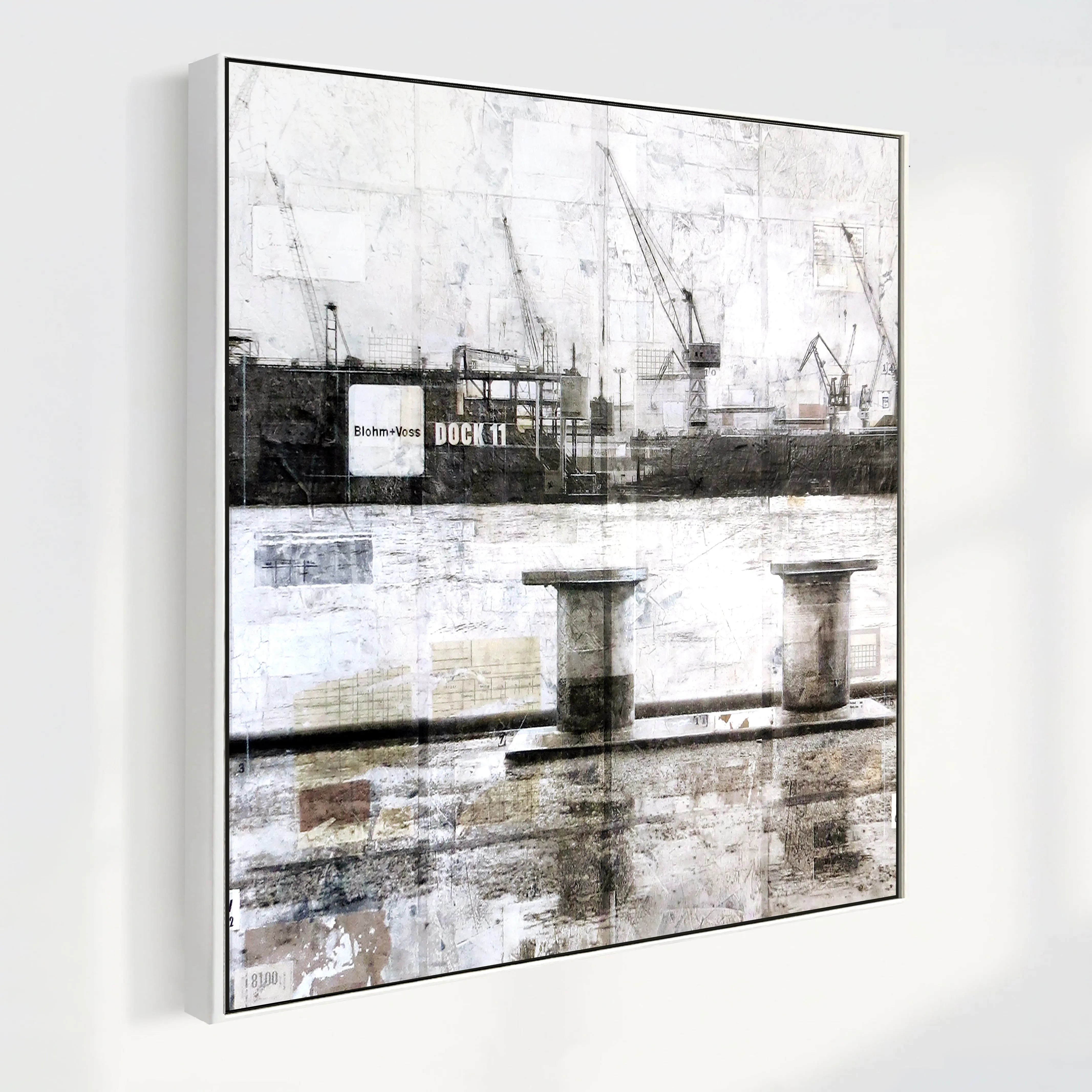 Hafen Hamburg Wandbild GM06Q von Cosman-Photocollection, Druck auf Leinwand mit Schattenfuge, zeigt Poller am Hafen in Schwarz
