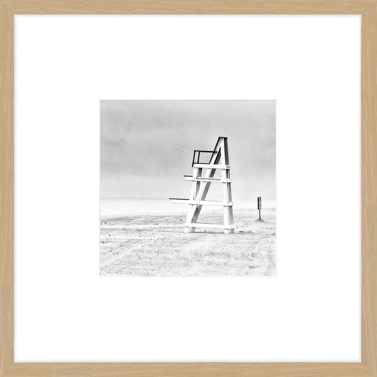 Schwarz-weiß Poster mit Rahmen von Hamptons Long Island ’BEACH’ in 43x43cm, von Cosman-Photocollection, Wanddekoration.