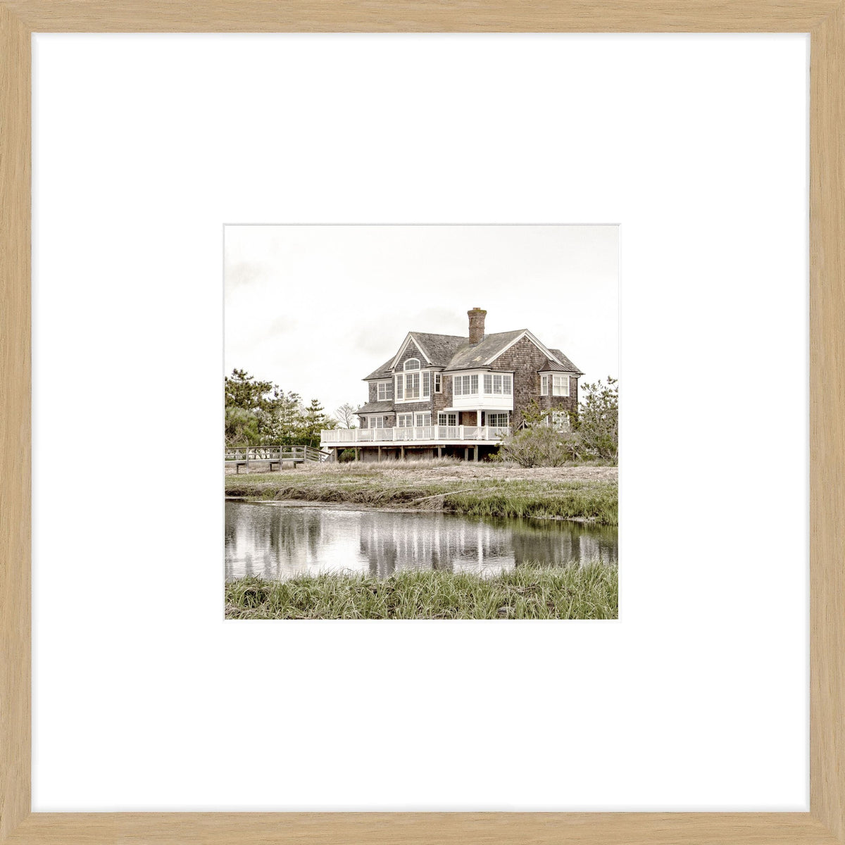 Schwarz-weiß Poster mit Rahmen, Hamptons Long Island Beach House Motiv, 43x43cm, von Cosman-Photocollection