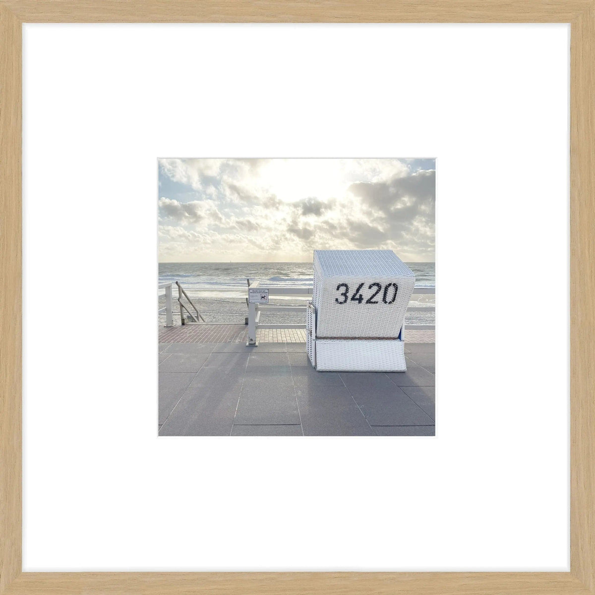Schwarz-weiß Poster mit Rahmen, Strandkorb Westerland Sylt, 43x43cm, Cosman-Photocollection, dekoratives Wandbild