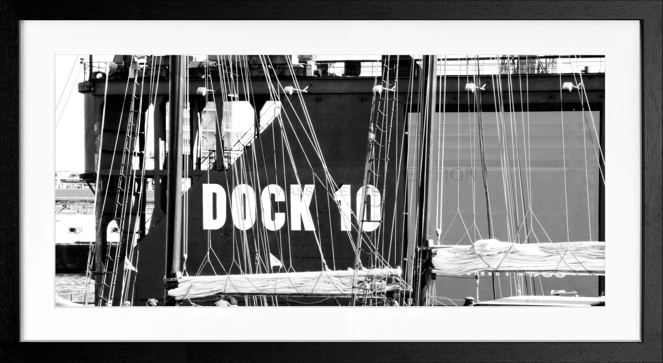 Poster mit Rahmen Hamburg Hafen ’Dock 10’ HH41 - Wandbilder