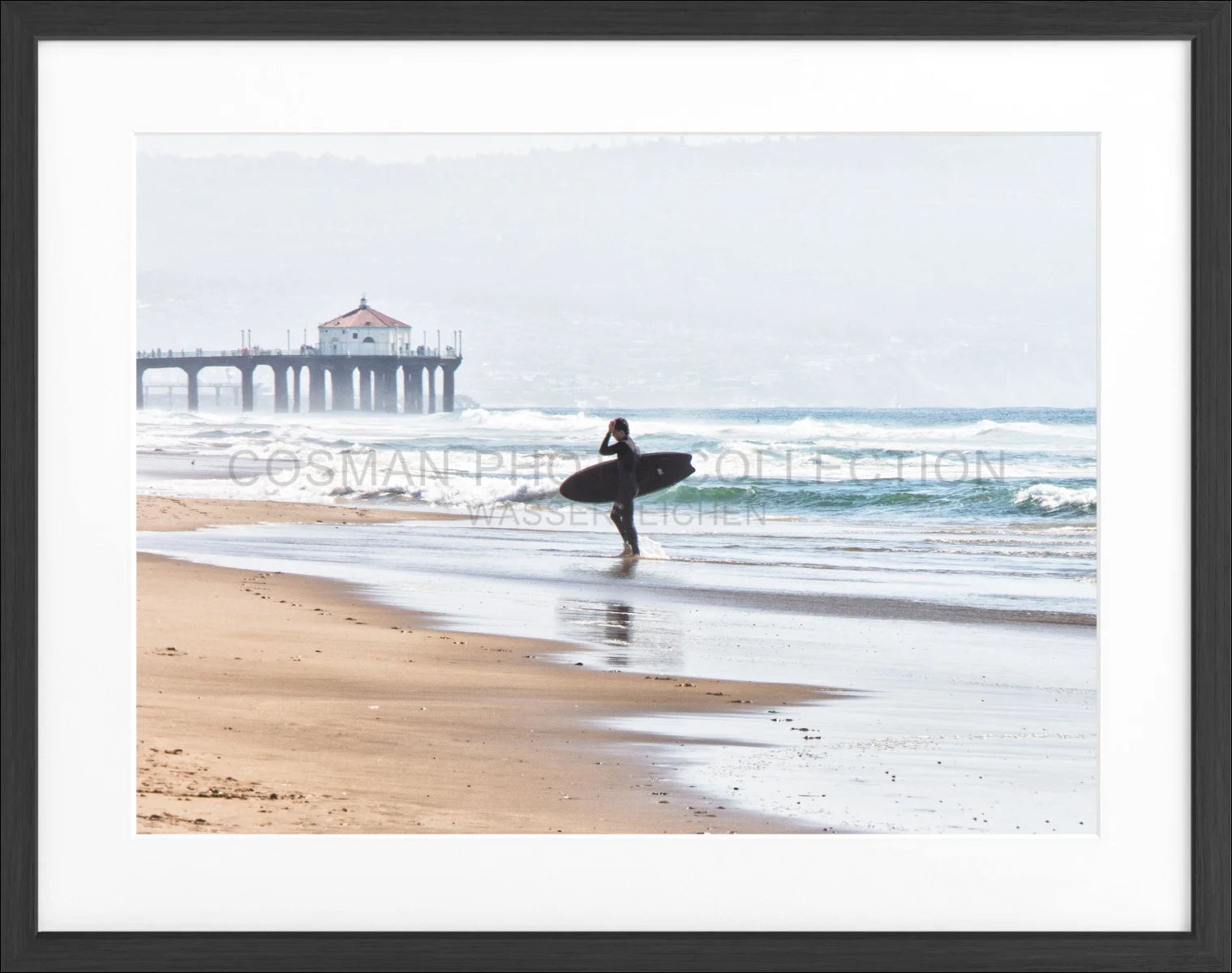 Poster mit Rahmen Kalifornien Manhattan Beach ’Surfer’