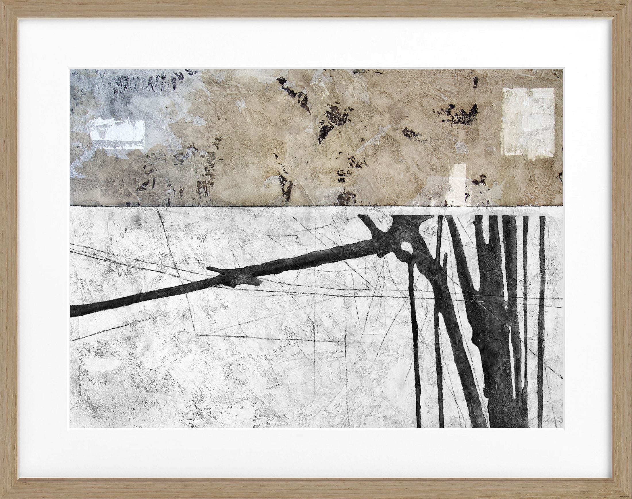 Abstrakte Fotokunst GM68 in Beige, Grau, Weiß und Schwarz mit Rahmen in Eiche Furnier