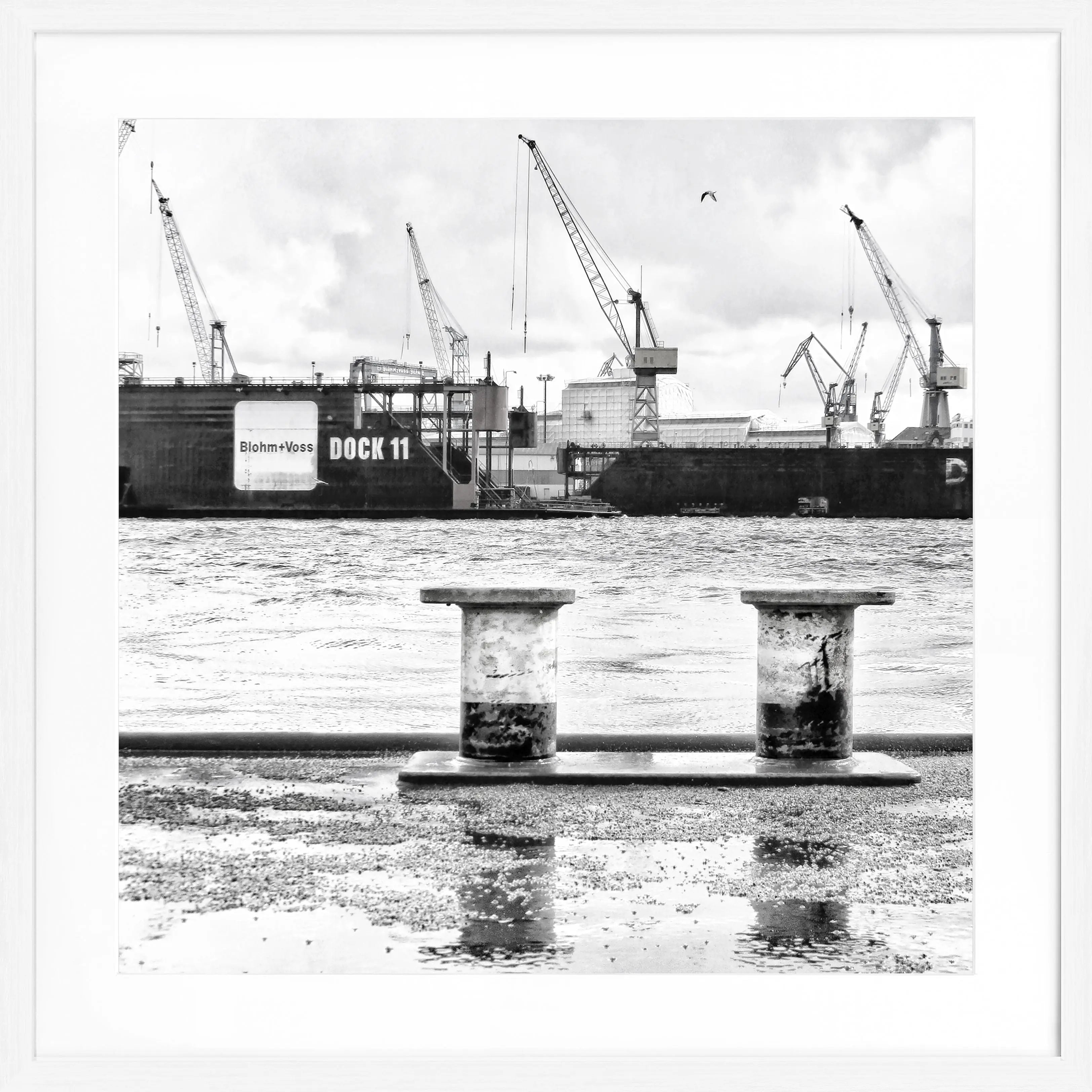 Poster mit Rahmen Hamburg Hafen ’DOCK 11’ HH05KQ