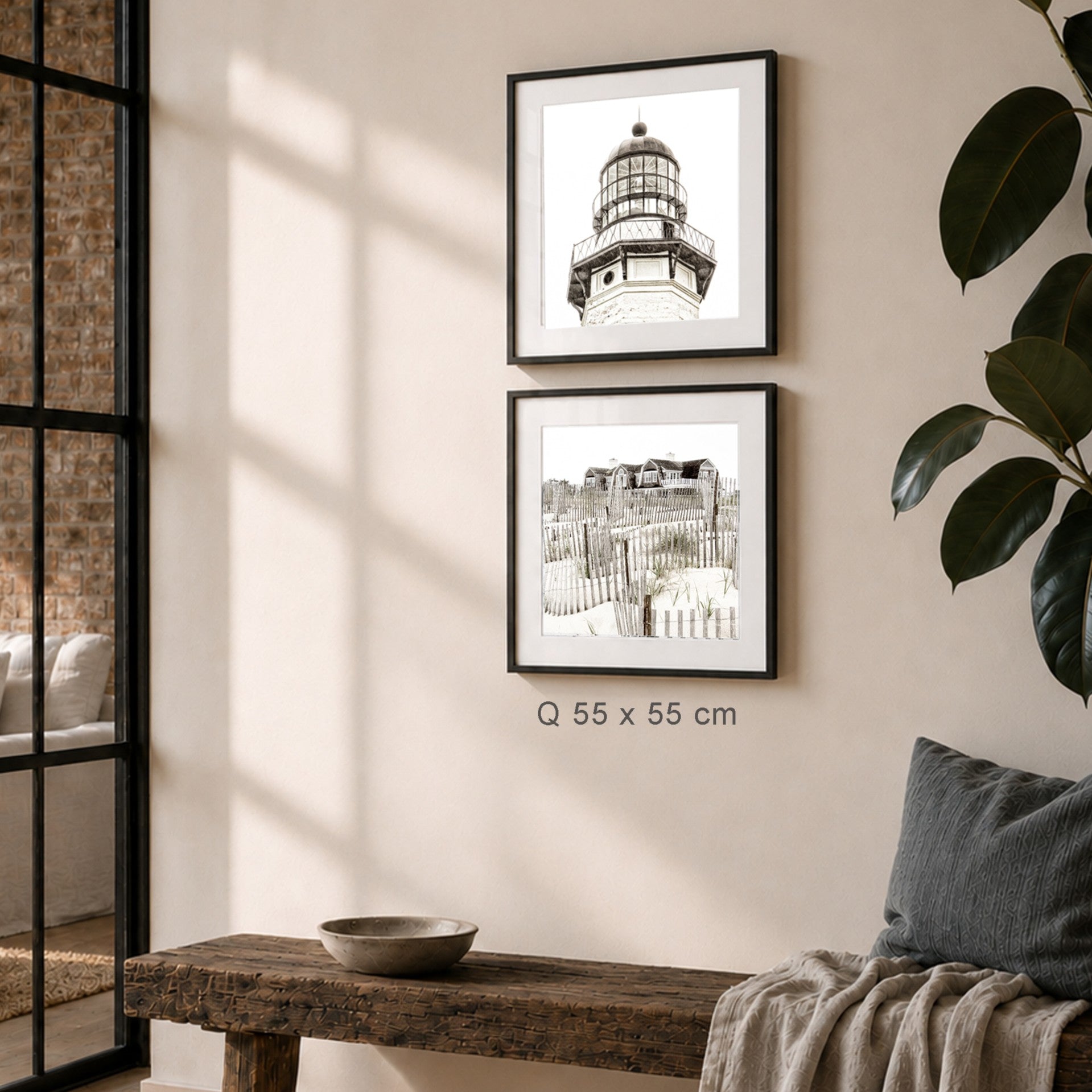 Hamptons Bilderwand als 2er-Set mit gerahmtem Beach House HM15Q und Montauk Lighthouse HM13Q, jeweils 55 × 55 cm