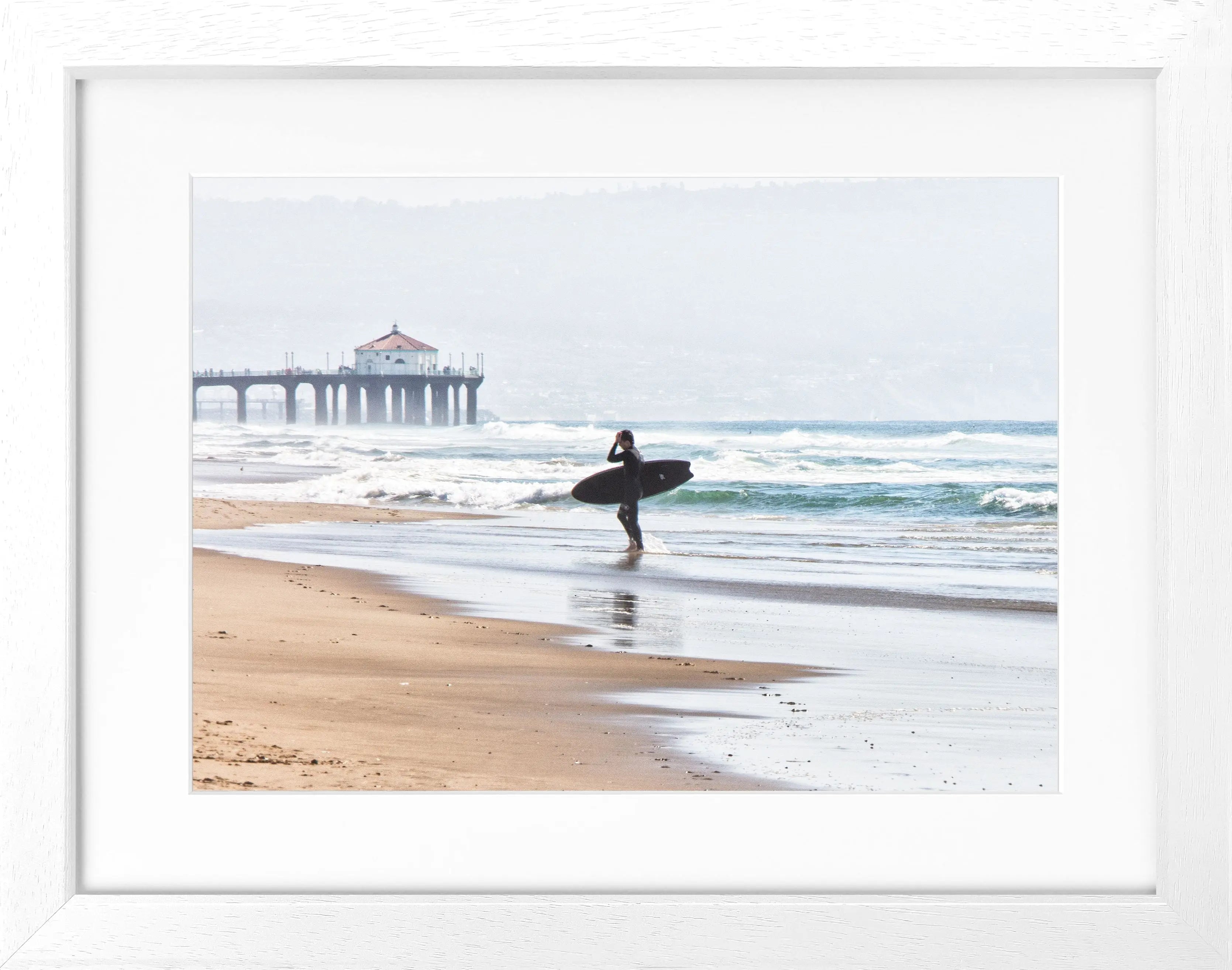 Poster mit Rahmen Kalifornien Manhattan Beach ’Surfer’