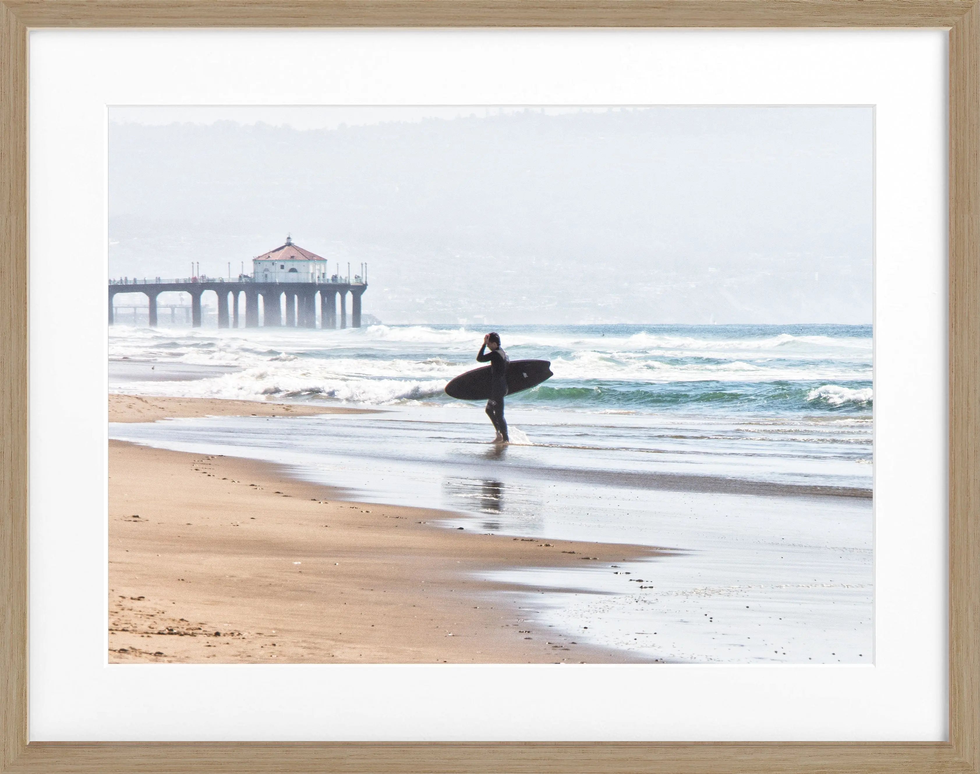 Poster mit Rahmen Kalifornien Manhattan Beach ’Surfer’