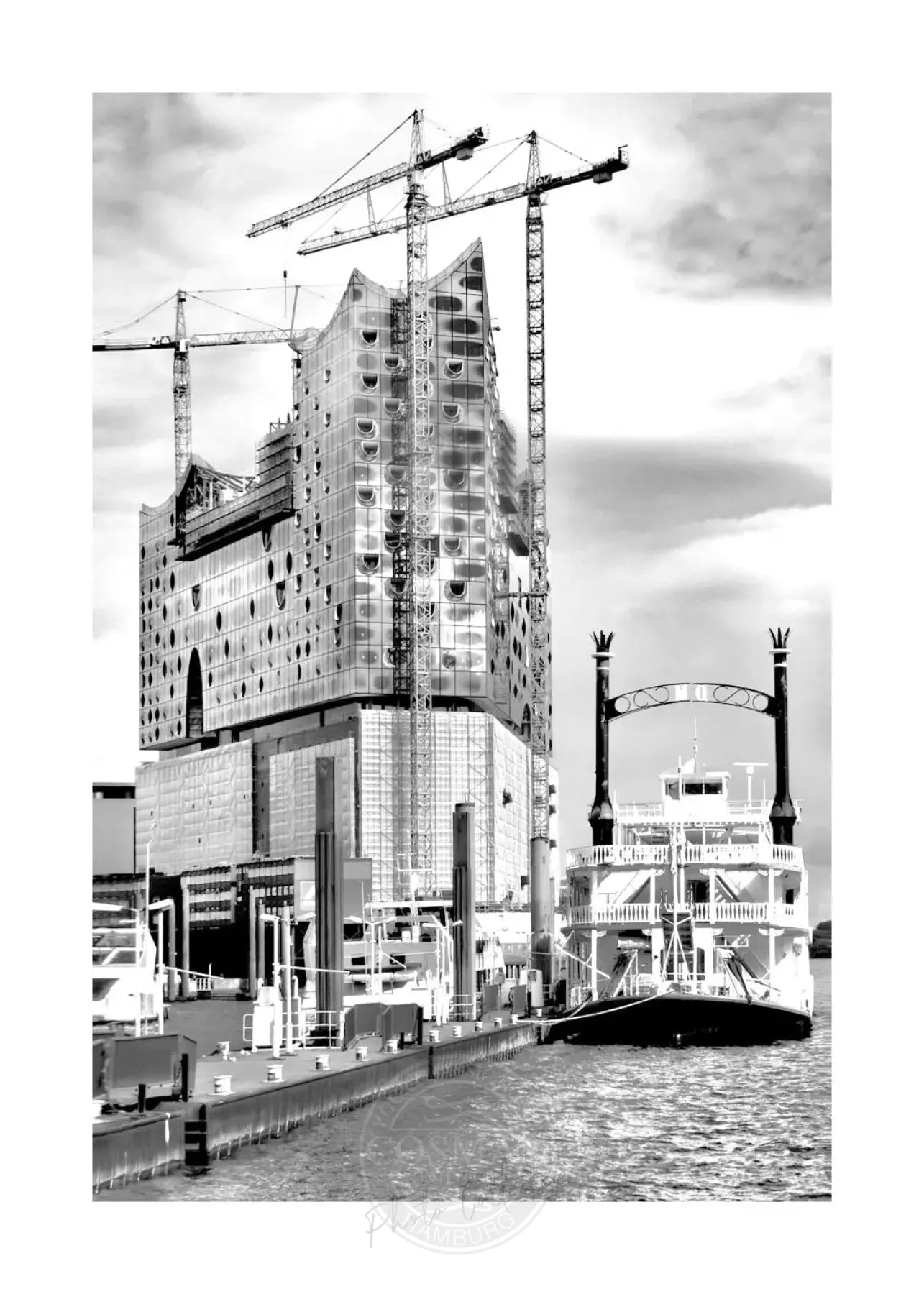 Hafen Hamburg Poster mit Elphi - Cosman-Photocollection, A4 Druck auf weißem Rand, maritime Stadtansicht