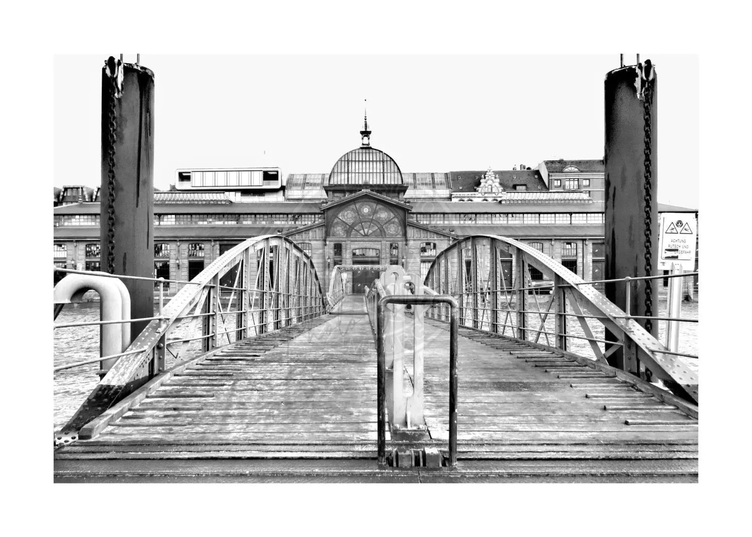 Hafen Hamburg Poster mit Fischauktionshalle in Hamburg, vom Cosman-Photocollection, A4-Format, mit weißem Rand.