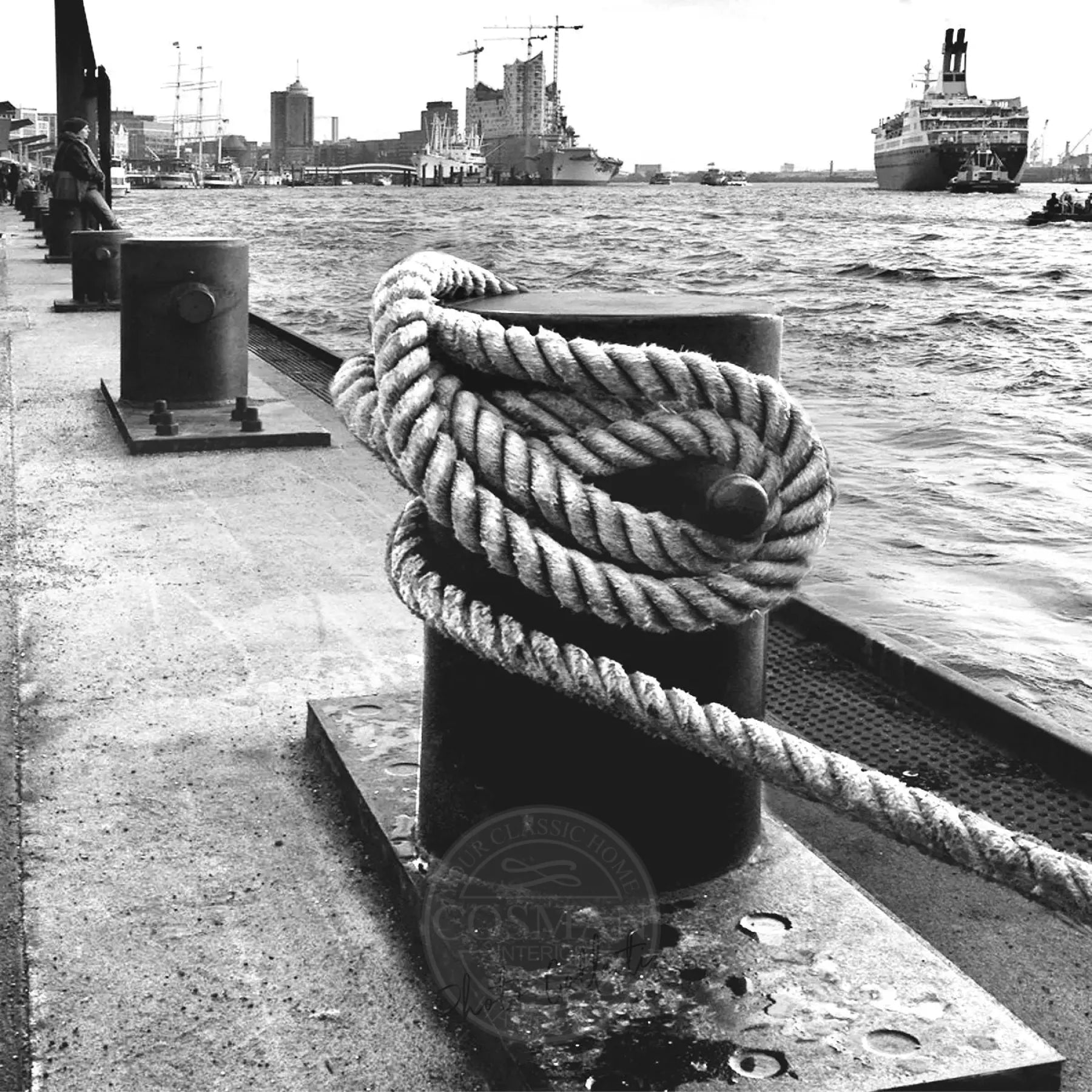 Poster von Hamburg Hafen mit Pollern, 40x40cm, von Cosman-Photocollection, weißer Rand, hochwertiger Druck