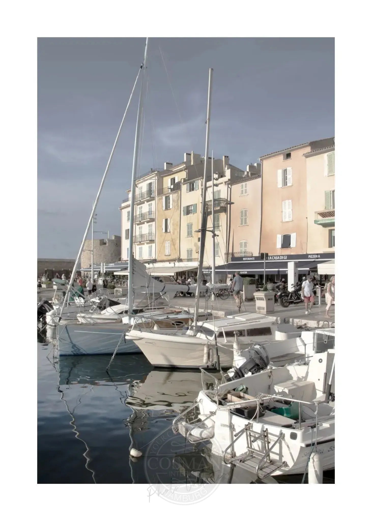 Schwarz-weiß Poster 'Hafen' Saint Tropez von Cosman-Photocollection, 21x29,7 cm, mit weißem Rand, A4 Format.