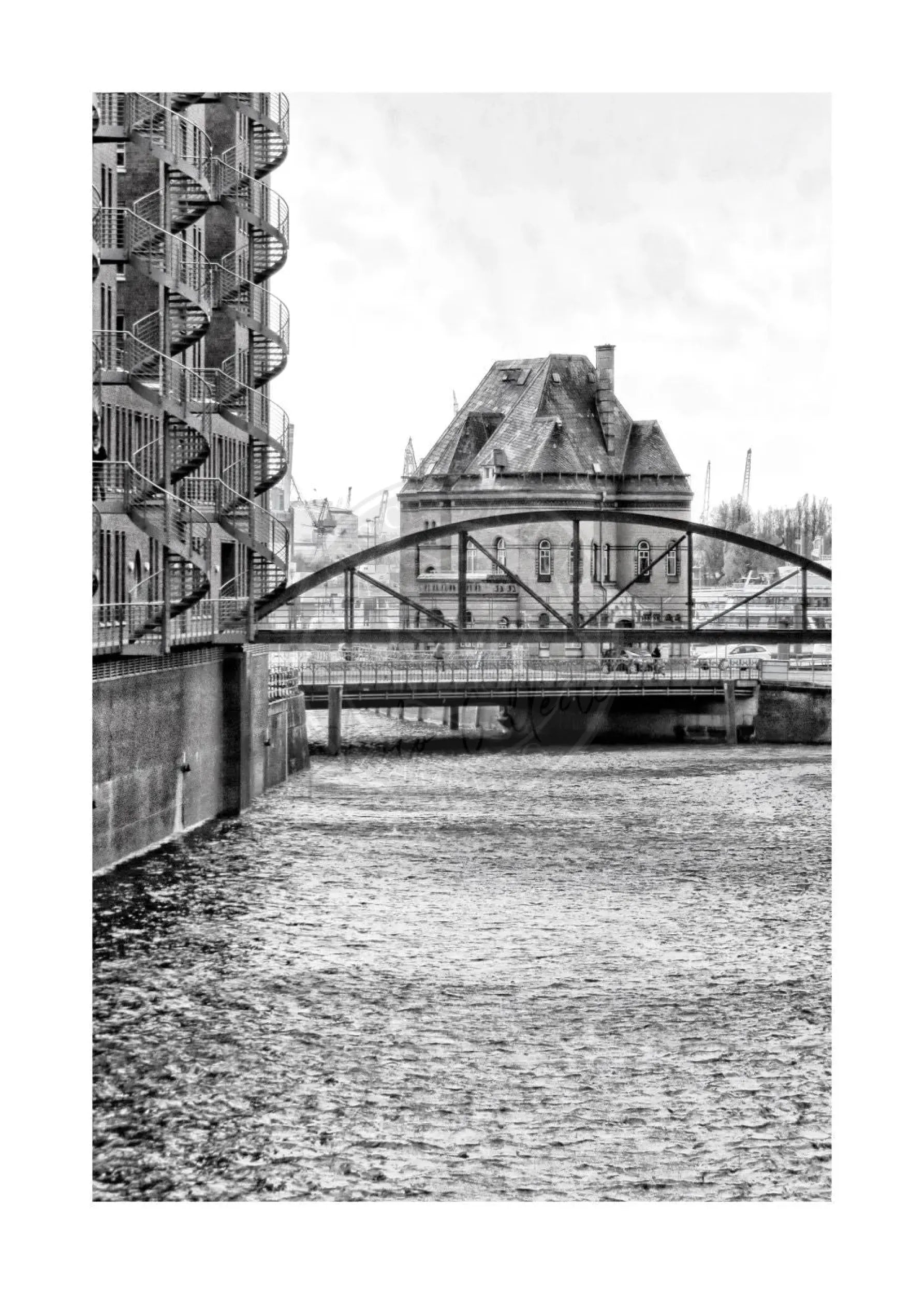 Schwarz-Weiß-Poster der Hamburger Speicherstadt, 21x29,7 cm, von Cosman-Photocollection, mit weißem Rand.
