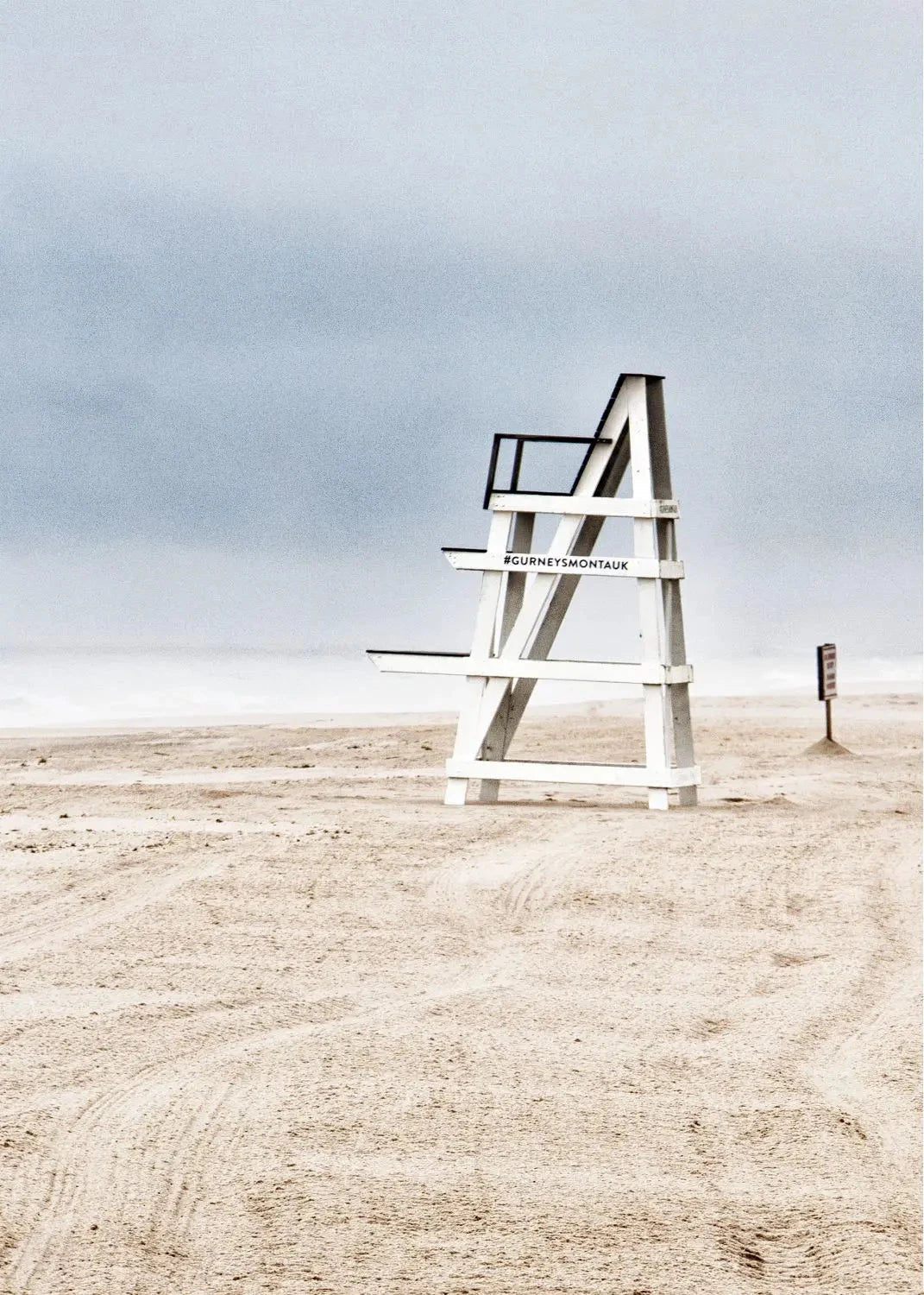 Schwarz-weiß Poster Hamptons Long Island Beach von Cosman-Photocollection, A4-Format, mit weißem Rand, 21x29,7 cm