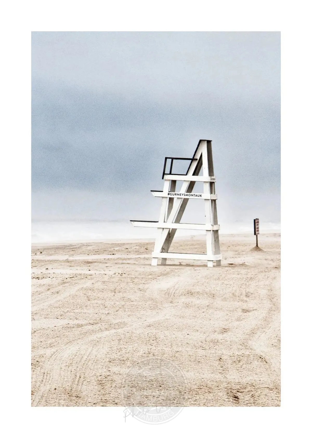 Schwarz-weiß Poster Hamptons Long Island ’Beach’ von Cosman-Photocollection, 21x29,7 cm, mit weißem Rand.