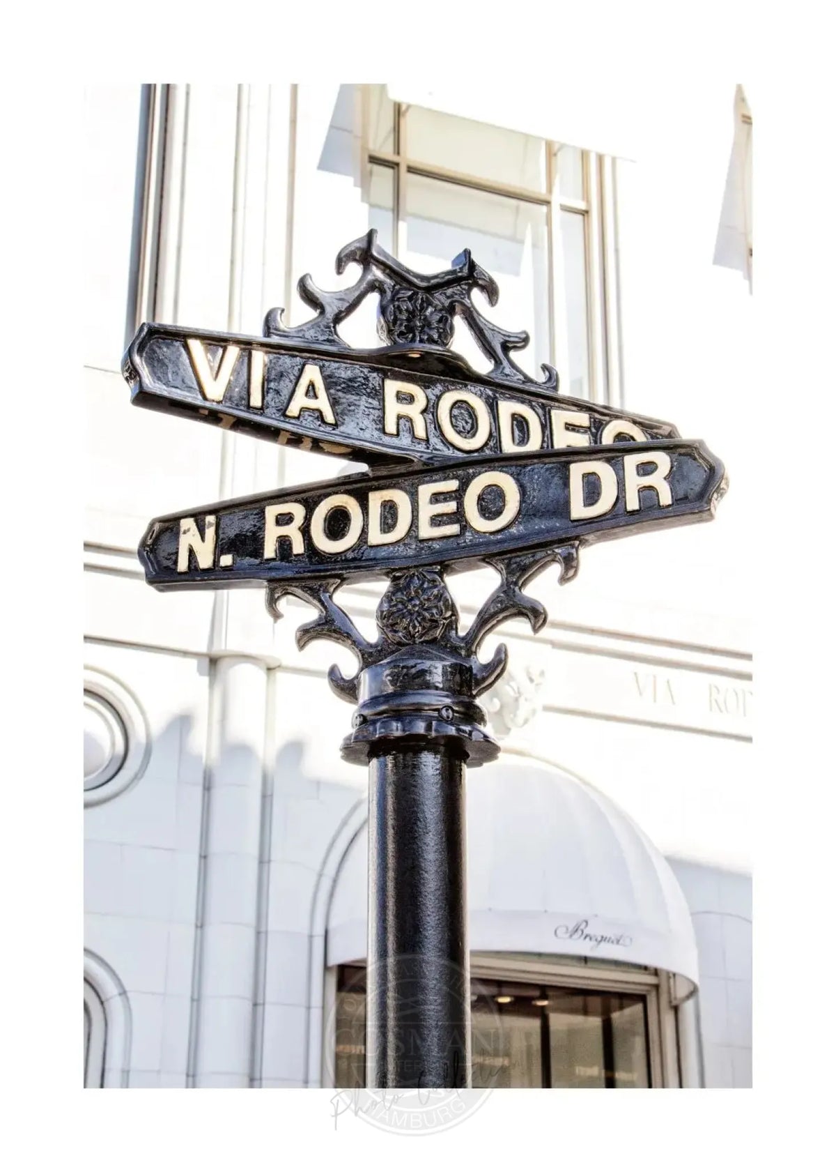Schwarz-weiß Poster von Beverly Hills Rodeo Drive, 21x29,7 cm, von Cosman-Photocollection, mit weißem Rand.