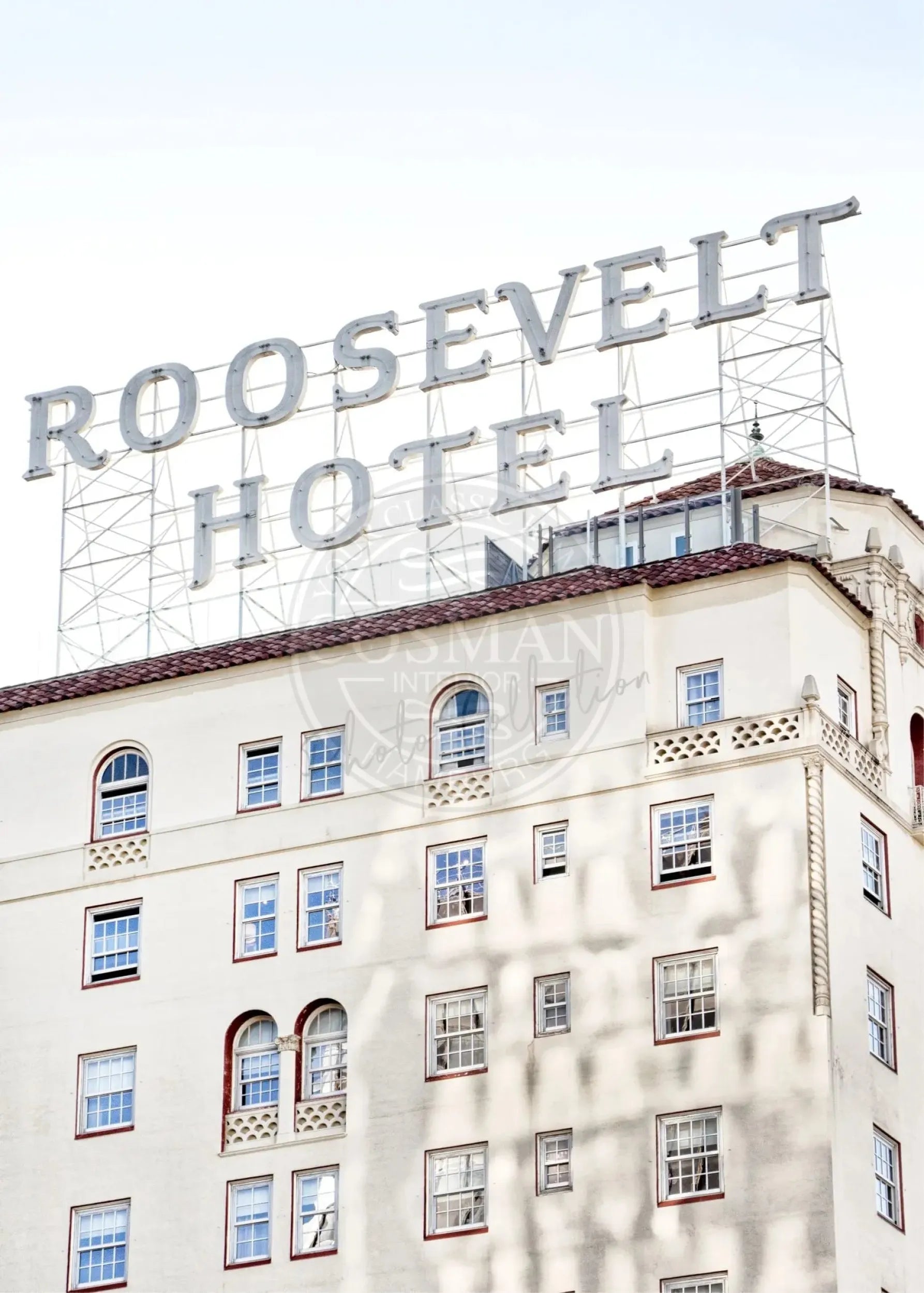 Schwarz-weiß Poster des Roosevelt Hotels in Los Angeles, Kalifornien, von Cosman-Photocollection, 21x29,7 cm, A4-Größe.
