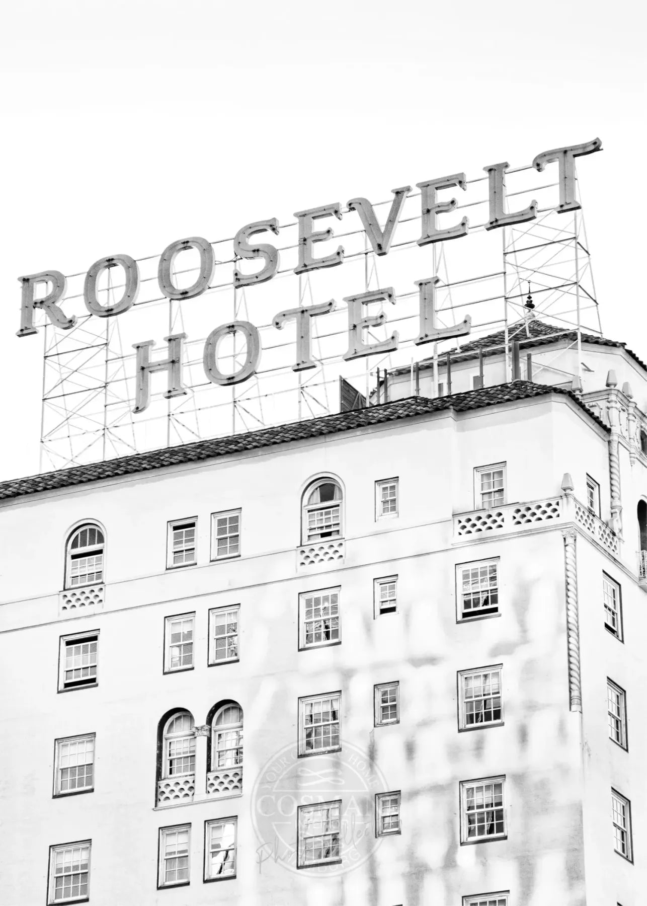 Schwarz-weiß Poster von Los Angeles Roosevelt Hotel, 21x29,7 cm, von Cosman-Photocollection, mit weißem Rand.
