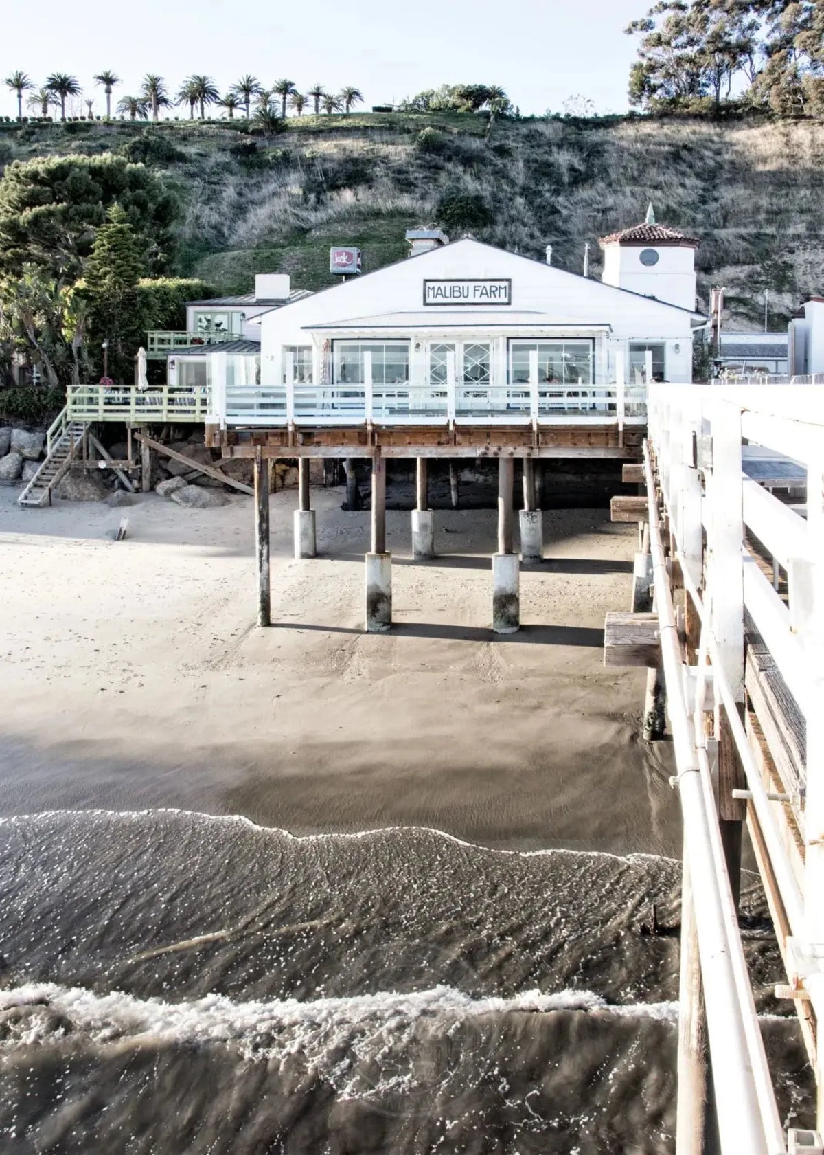 Schwarz-weiß Poster von Malibu Beach Pier in Kalifornien, 21x29,7 cm, von Cosman-Photocollection, mit weißem Rand