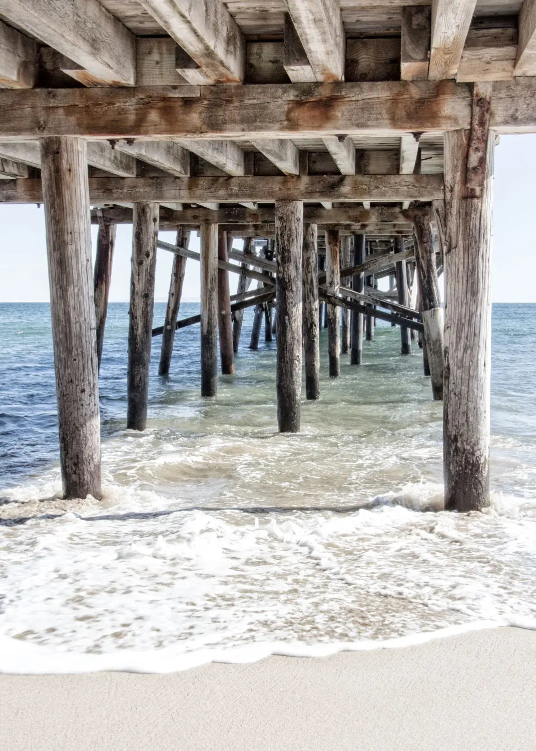 Schwarz-weiß Poster von Malibu Pier in Kalifornien, 21x29,7 cm, von Cosman-Photocollection, mit weißem Rand.