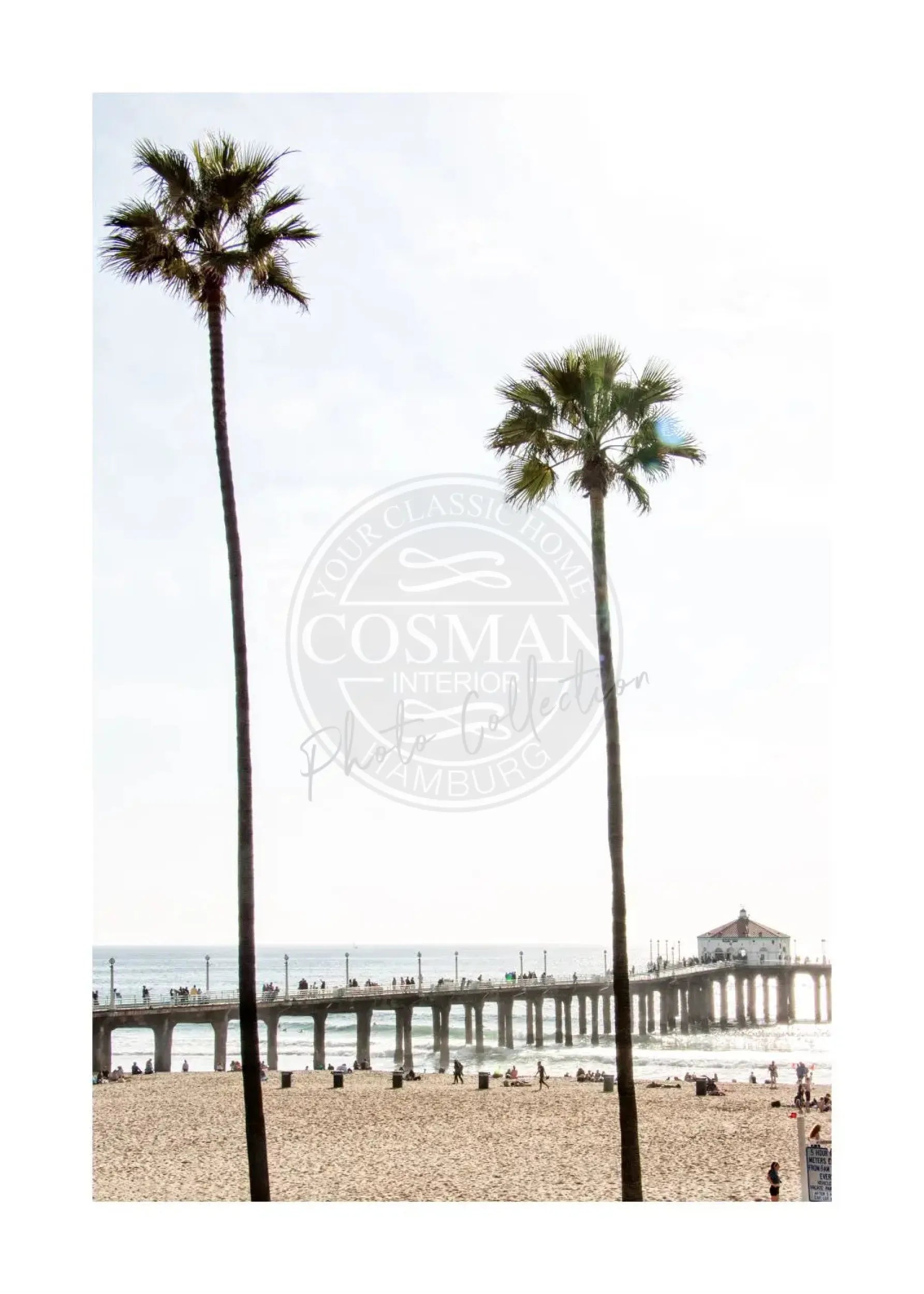 Schwarzweiß-Poster von Manhattan Beach, Kalifornien, im A4-Format, von Cosman-Photocollection, mit weißem Rand.