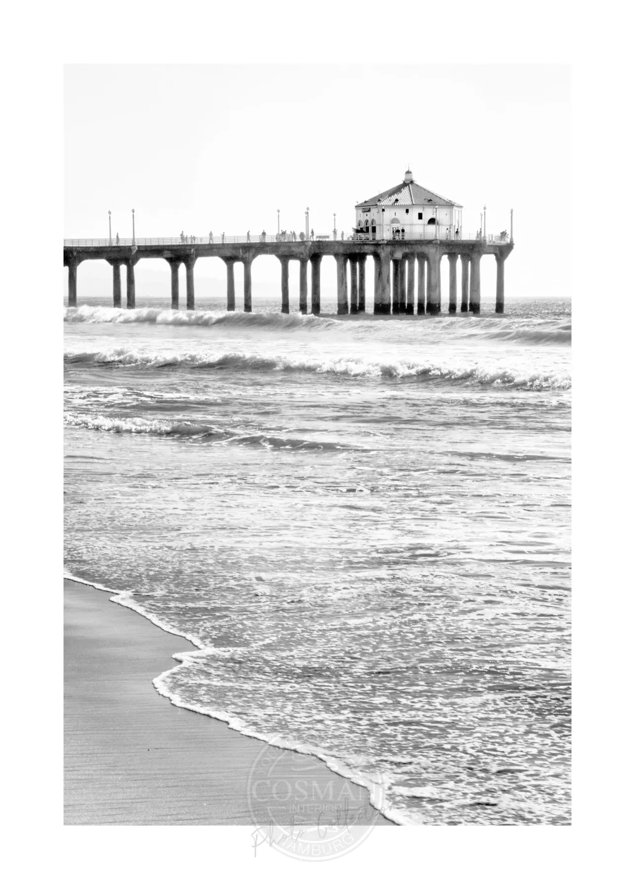 Schwarz-weiß Poster von Cosman-Photocollection, Kalifornien Manhattan Beach Pier, A4-Größe, mit weißem Rand