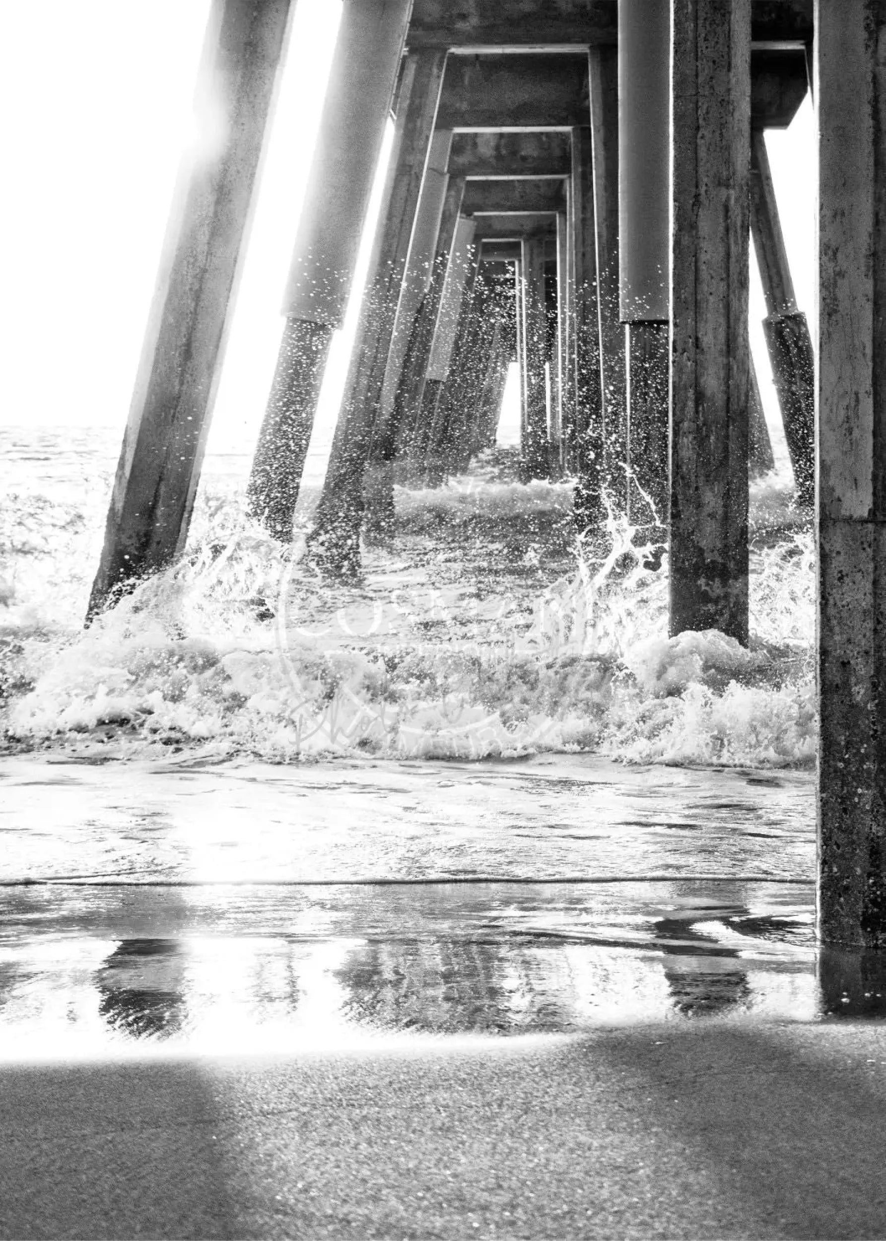 Schwarz-weiß Poster von Kalifornien 'Pier' von Cosman-Photocollection, A4-Größe, mit weißem Rand, detailreiche Meeresansicht