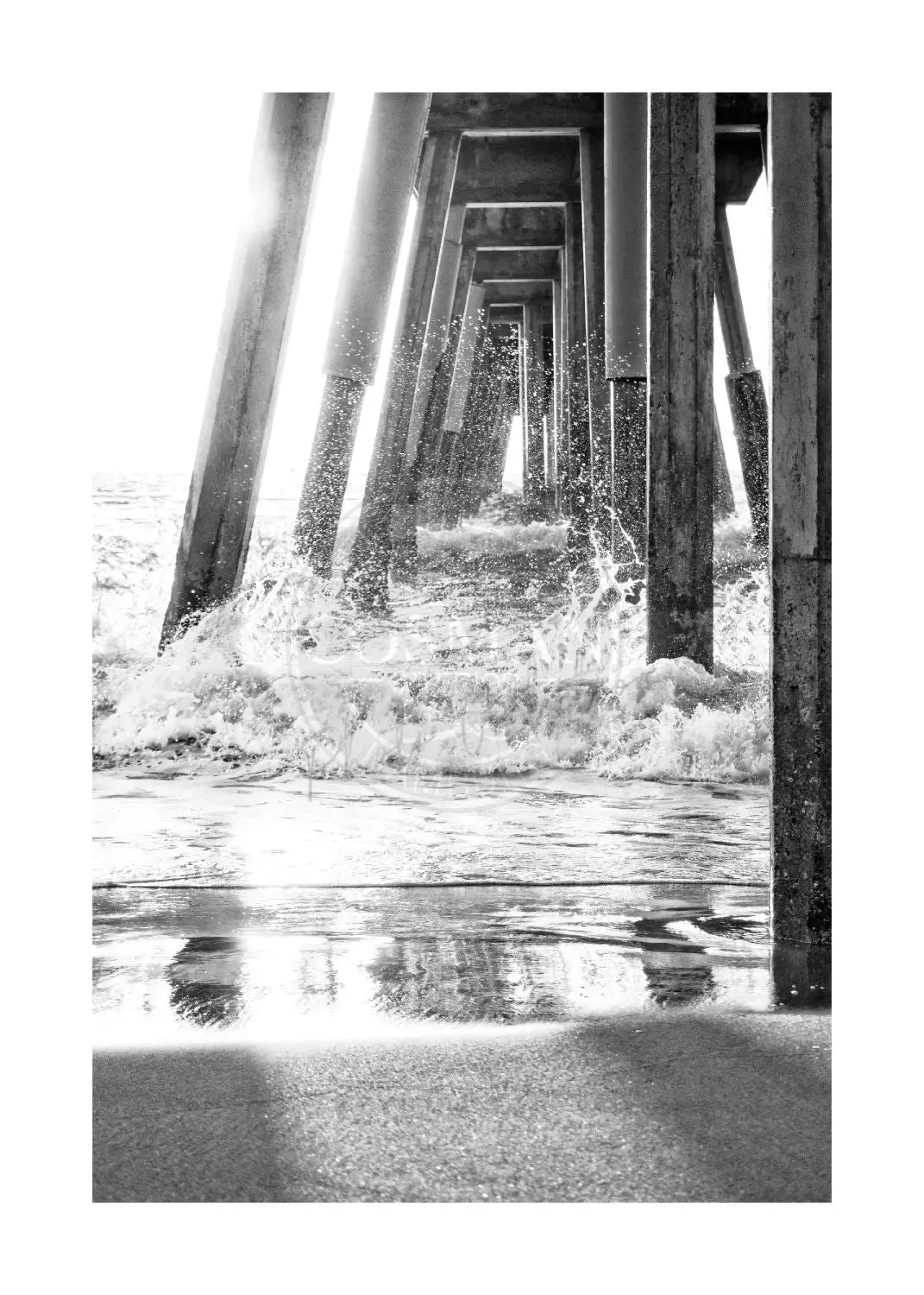 Schwarz-weiß Poster von Kalifornien ’Pier’ mit weißem Rand, 21x29,7cm, von Cosman-Photocollection.