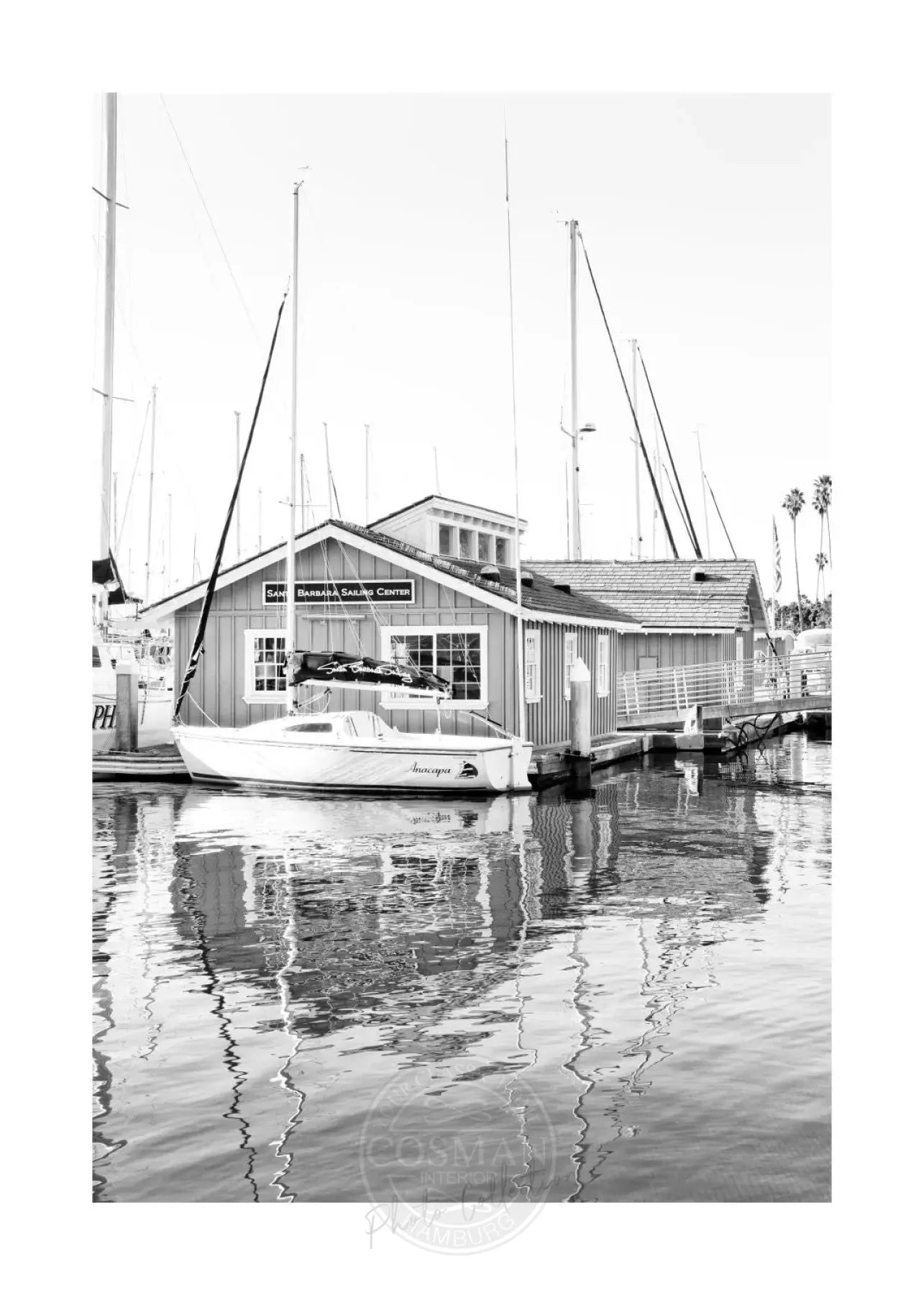 Schwarz-weiß Poster von Santa Barbara Boat House in Kalifornien, 21x29,7 cm, von Cosman-Photocollection.