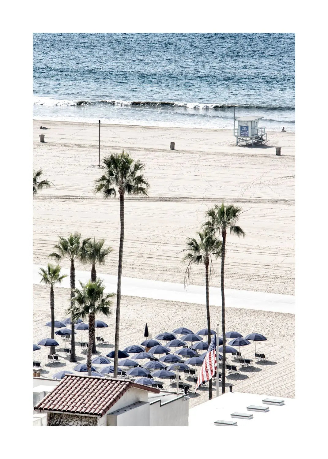 Schwarz-weiß Poster von Santa Monica Beach in Kalifornien, 21x29,7cm, von Cosman-Photocollection mit weißem Rand.
