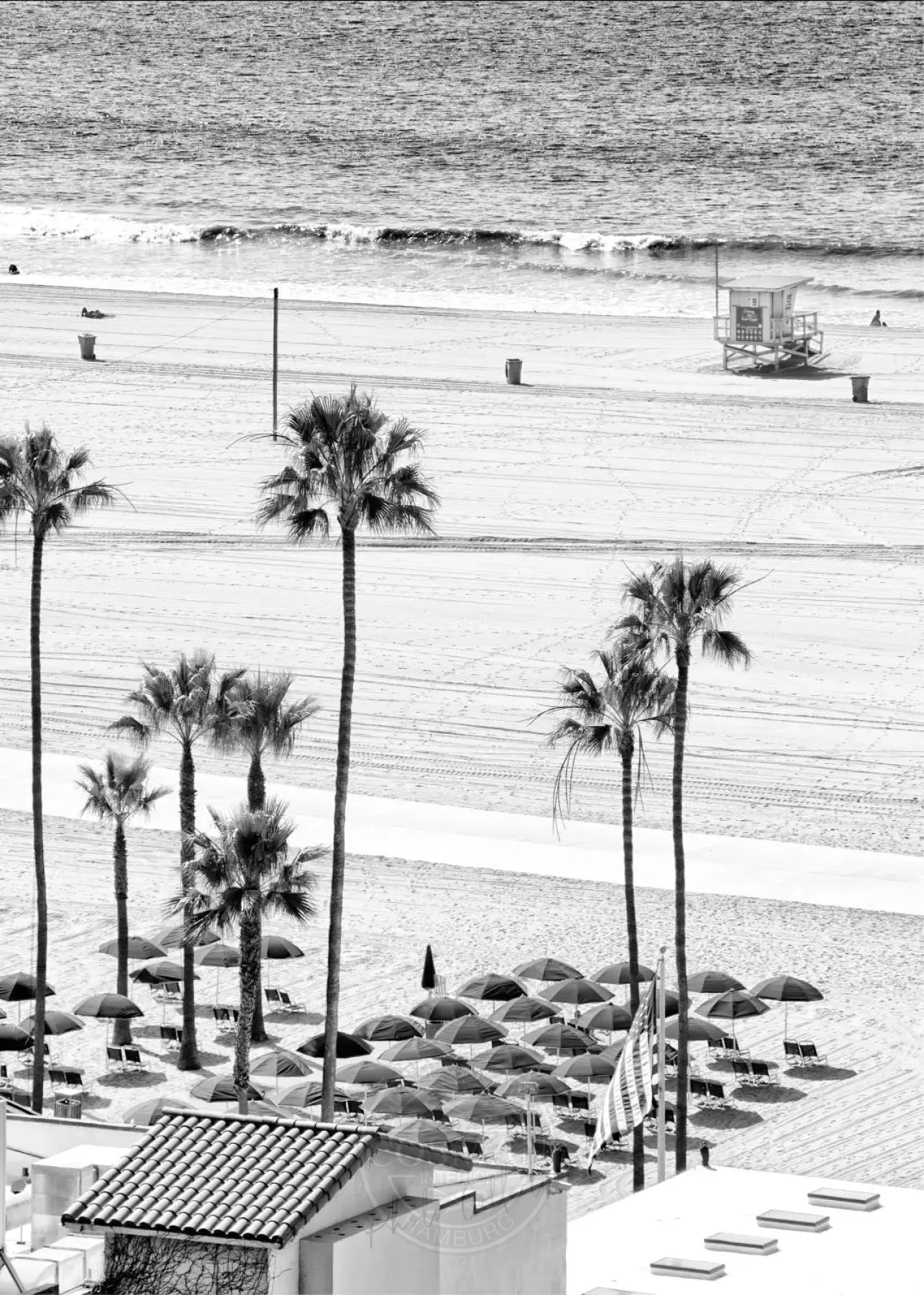 Schwarz-weiß Poster von Santa Monica Beach in Kalifornien, 21x29,7 cm, von Cosman-Photocollection, mit weißem Rand
