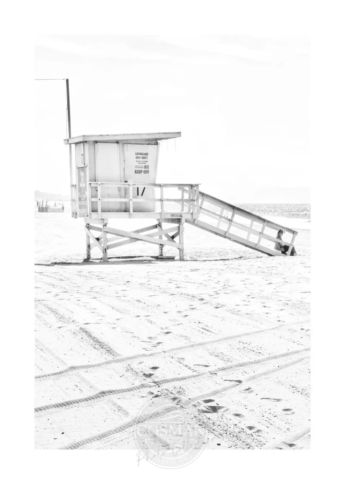 Schwarz-weiß Poster von Santa Monica Beach Lifeguard in Kalifornien, 21x29,7 cm, von Cosman-Photocollection.