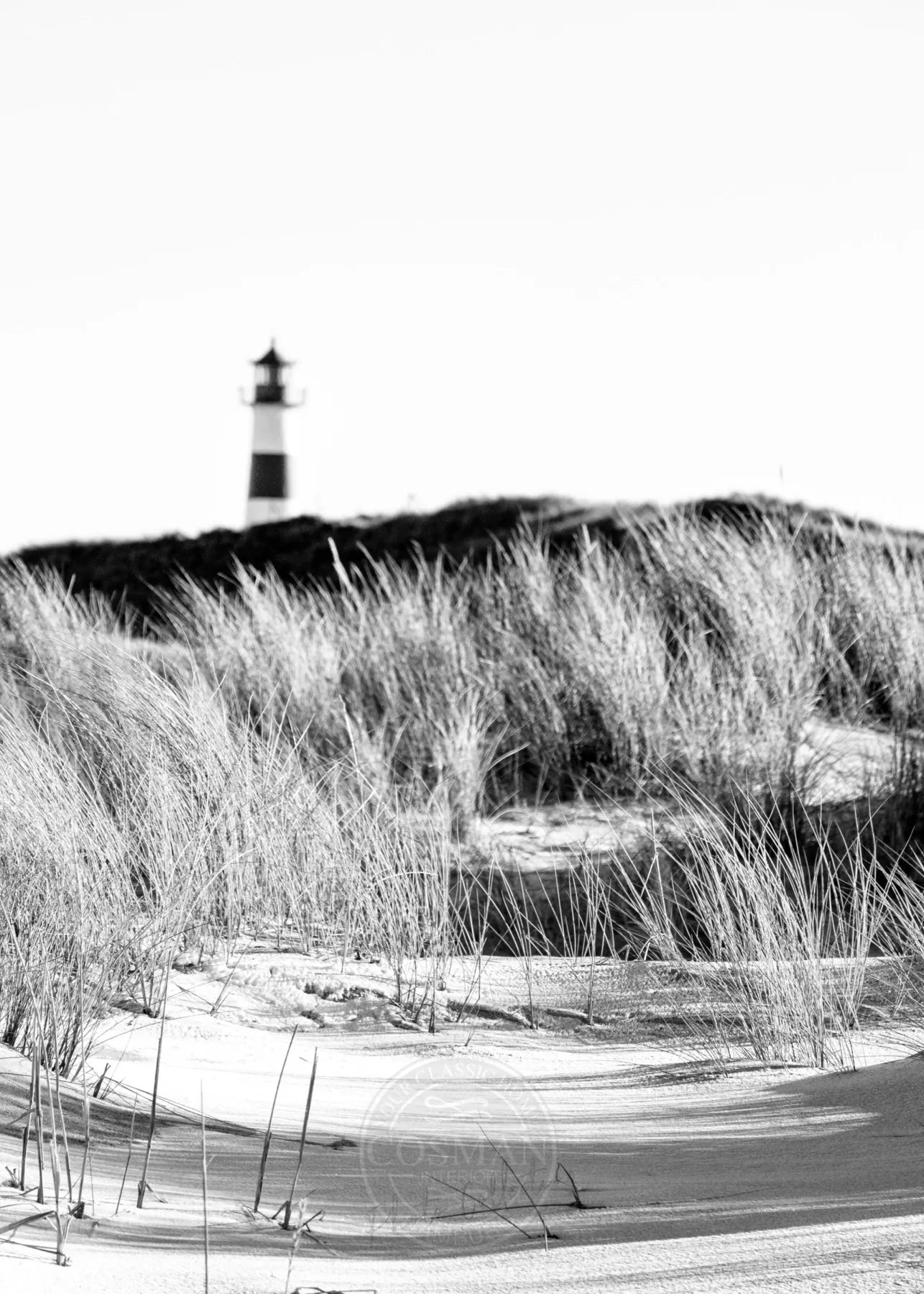 Schwarz-weiß Poster mit Dünen-Szene auf Sylt von Cosman-Photocollection, 21x29,7 cm, mit weißem Rand