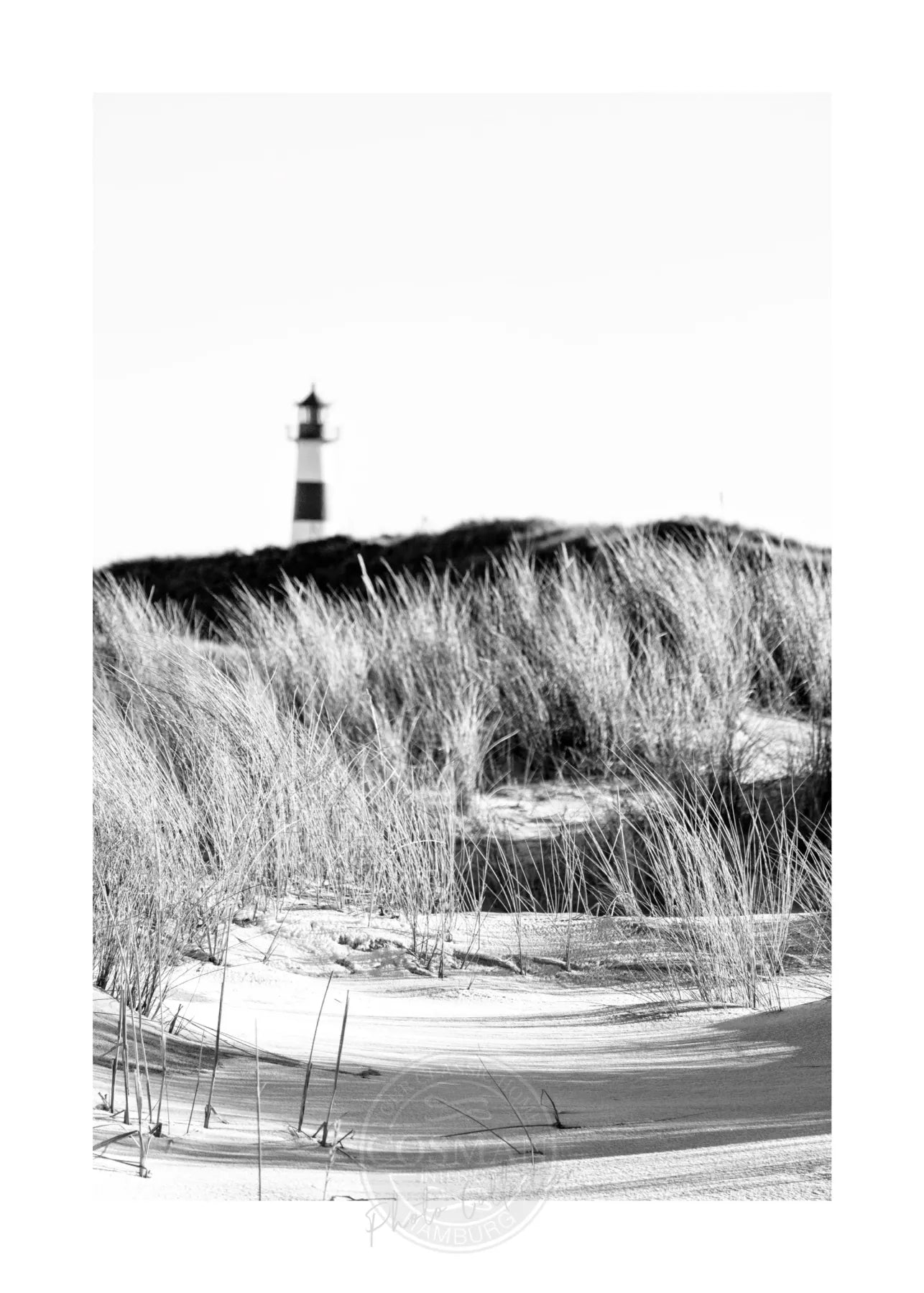Schwarz-Weiß-Poster von Sylt mit Dünen, 21x29,7 cm, von Cosman-Photocollection, mit weißem Rand.