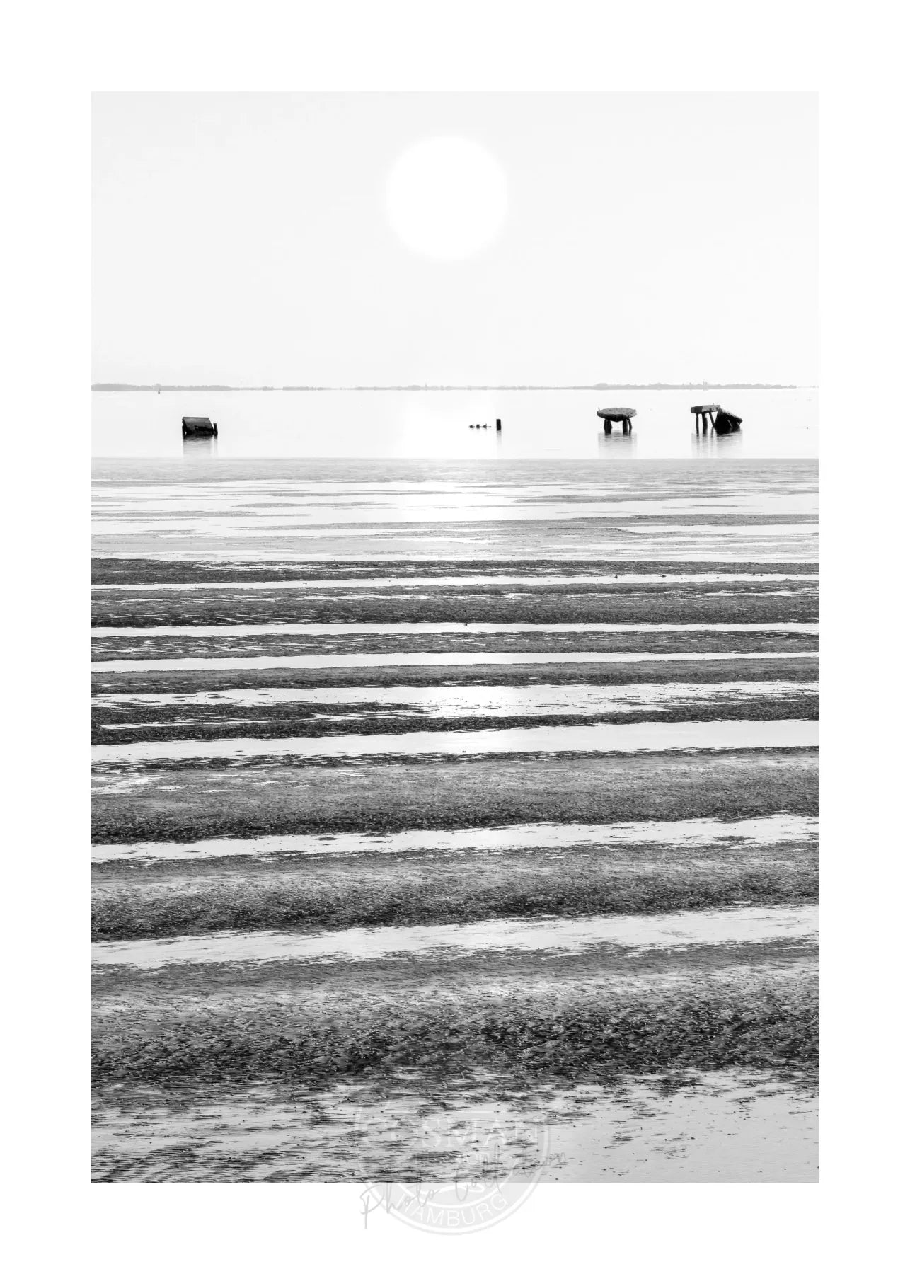 Schwarz-weiß Poster von Sylt mit Wattenmeer-Motiv, 21x29,7 cm, von Cosman-Photocollection, mit weißem Rand
