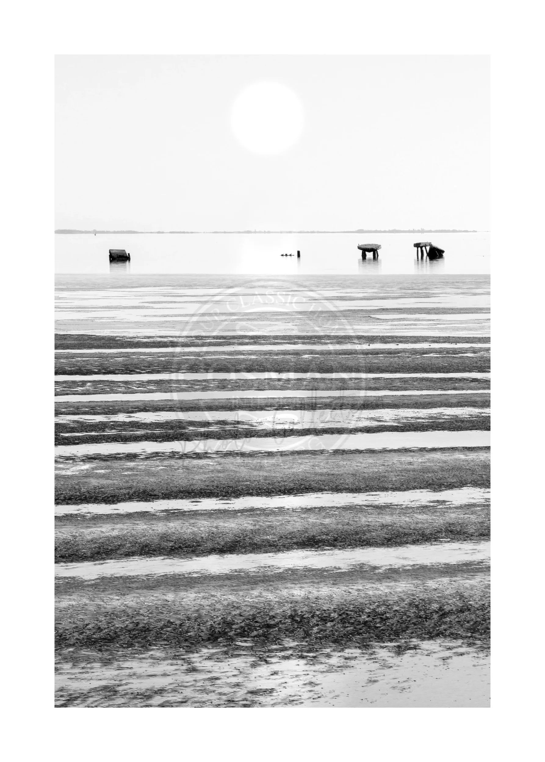 Schwarz-weiß Poster von Sylt mit Wattenmeer-Motiv, 21x29,7 cm, von Cosman-Photocollection, mit weißem Rand