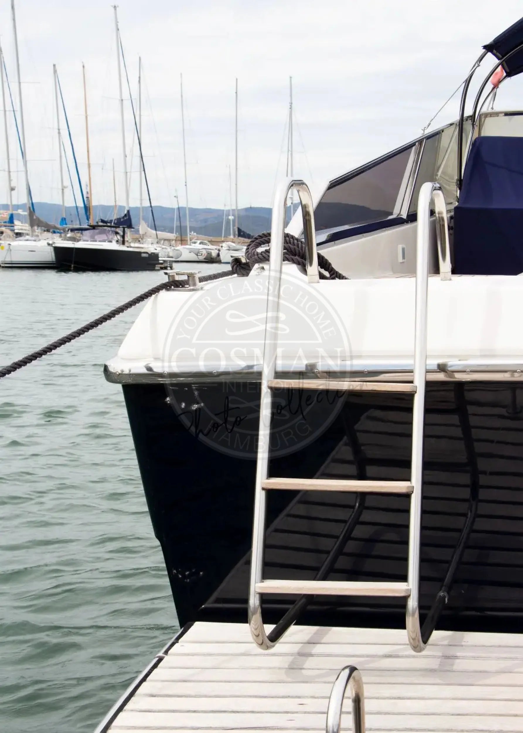 Schwarz-Weiß-Poster 'Yacht' Saint Tropez von Cosman-Photocollection, A4-Größe, mit weißem Rand, maritime Atmosphäre