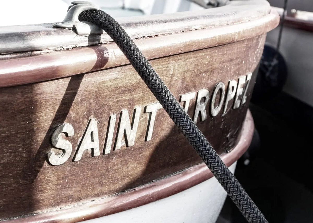 Schwarz-weiß Poster 'Boot' Saint Tropez von Cosman-Photocollection, A4 Druck mit weißem Rand, maritime Atmosphäre