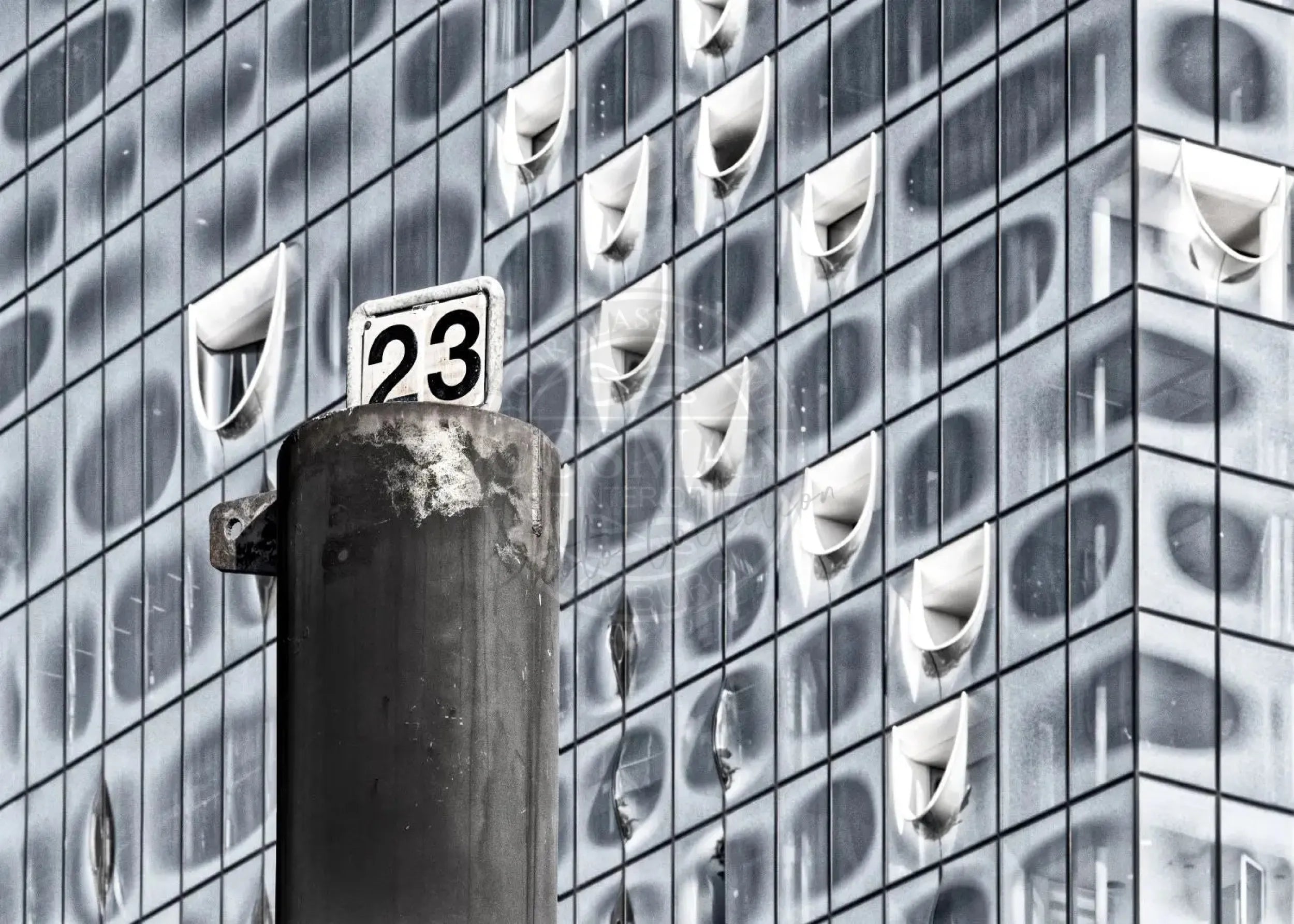 Schwarz-weiß Poster von Hamburg Elphi, A4-Format, von Cosman-Photocollection, mit weißem Rand, detailreiche Stadtaufnahme