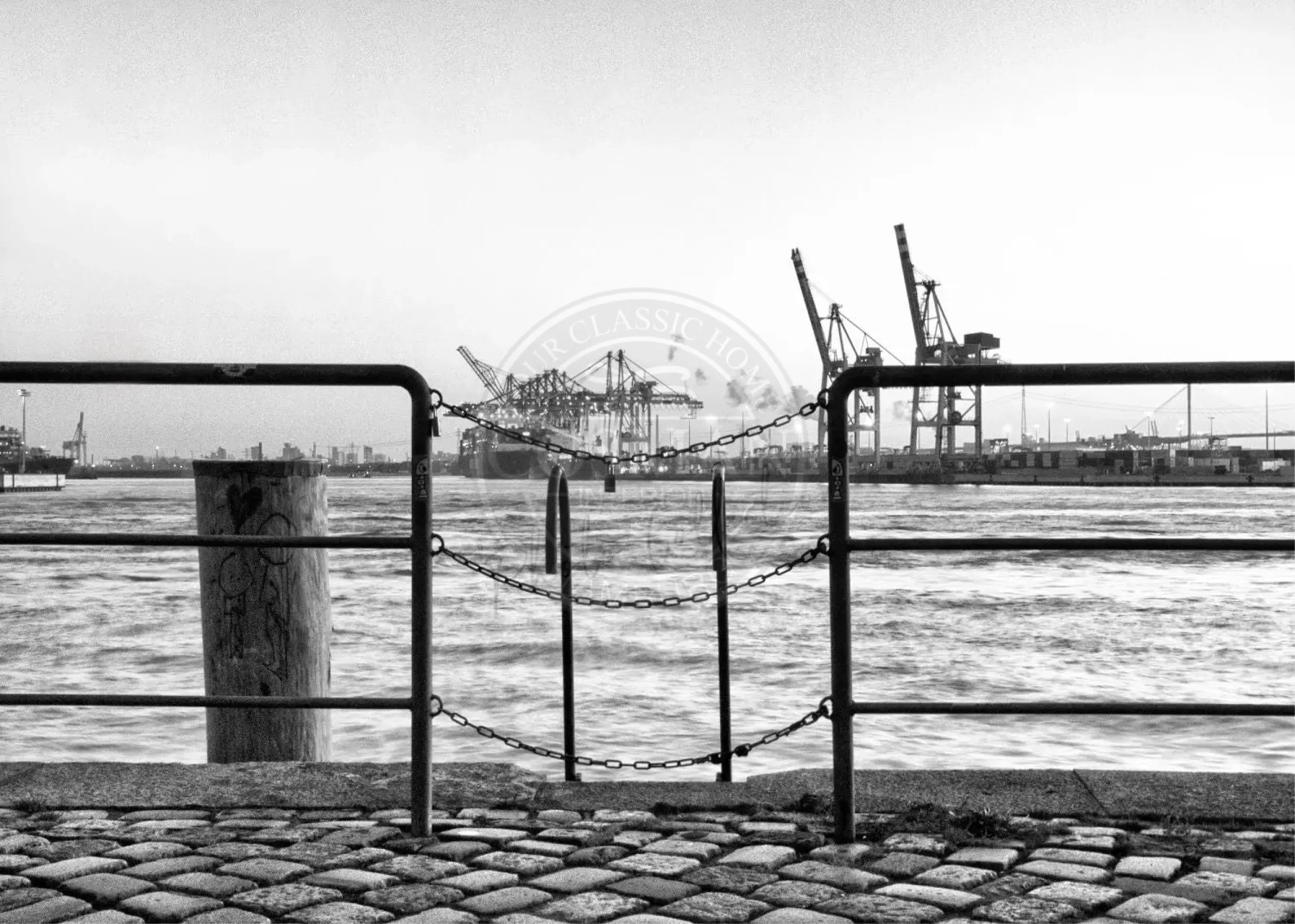 Poster / Druck Hamburg Hafen ’Zaun’ HH28 by Cosman-Photocollection