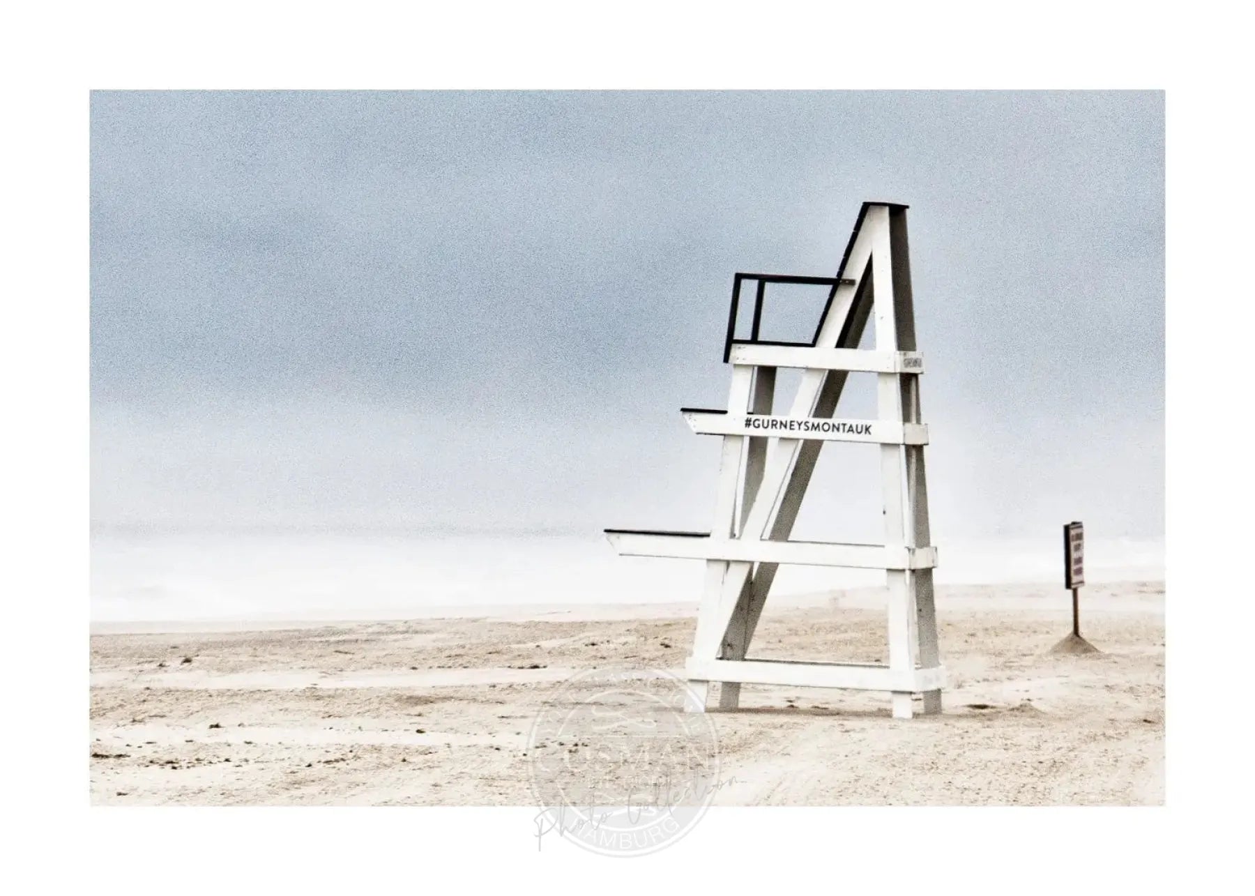 Schwarz-weiß Poster Hamptons Long Island ’Beach’ von Cosman-Photocollection, A4-Größe mit weißem Rand