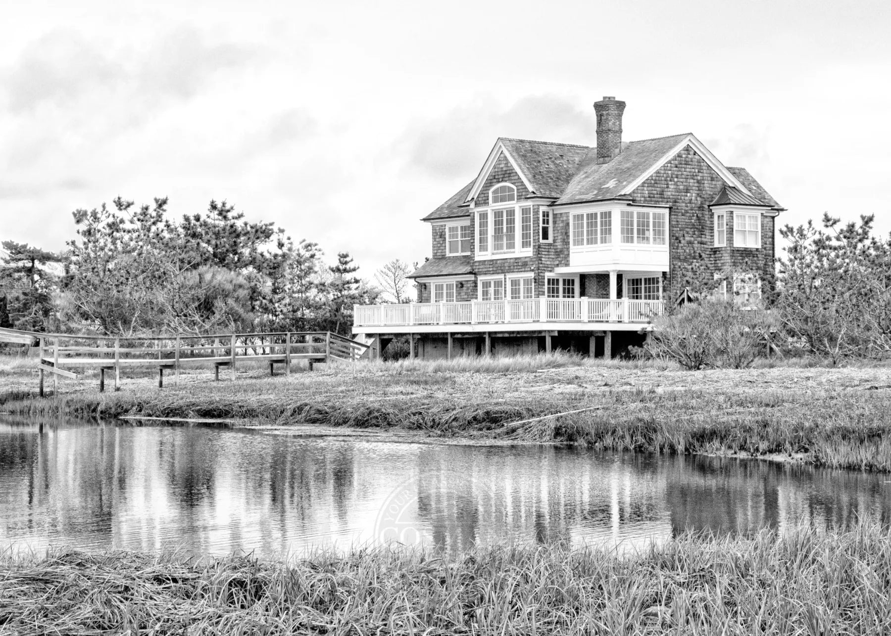 Schwarz-weißer Poster Druck von Cosman-Photocollection mit Strandhaus-Motiv auf Long Island, A4-Größe, mit weißem Rand
