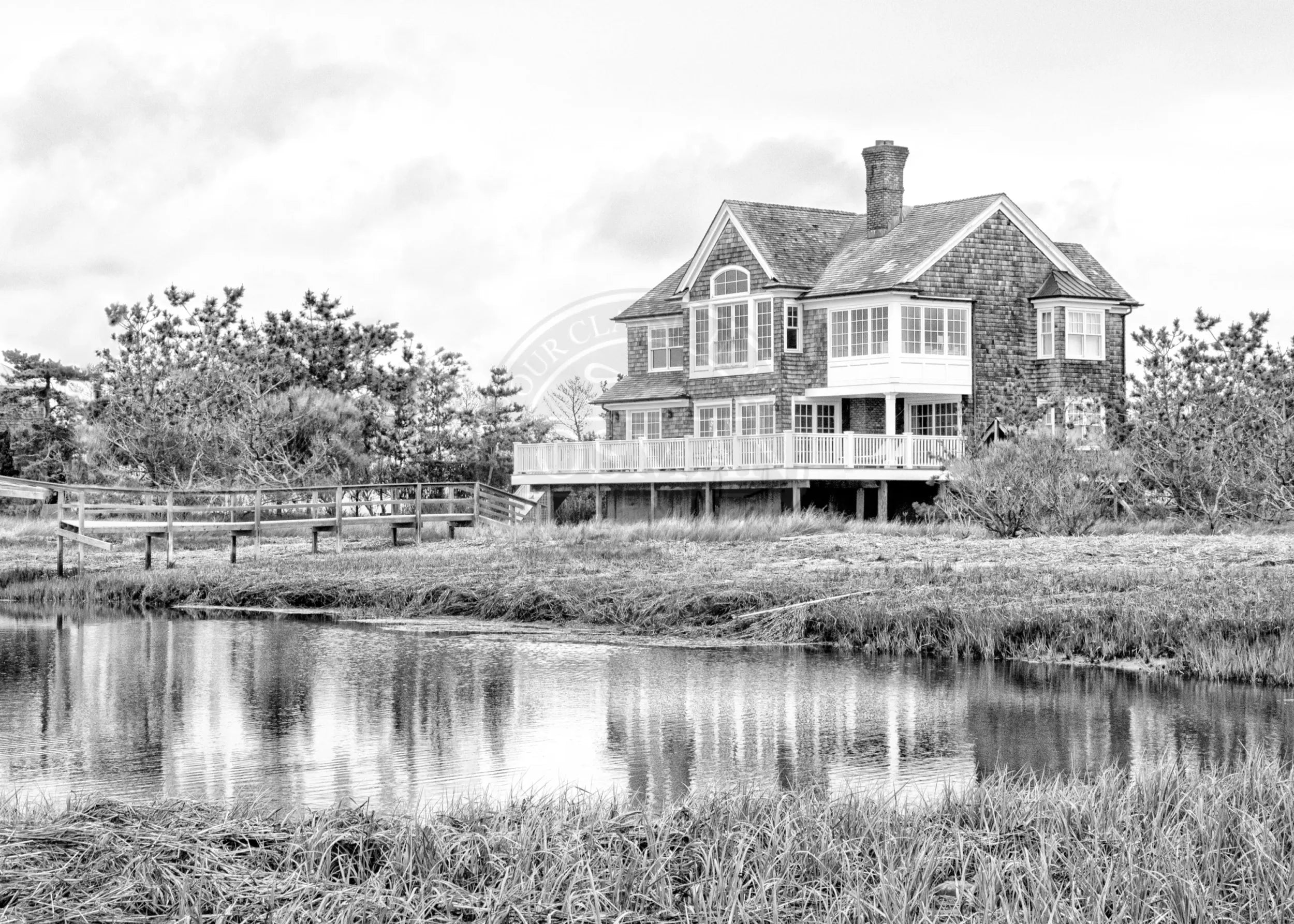 Schwarz-weißer Poster Druck von Cosman-Photocollection mit Strandhaus-Motiv auf Long Island, A4-Größe, mit weißem Rand