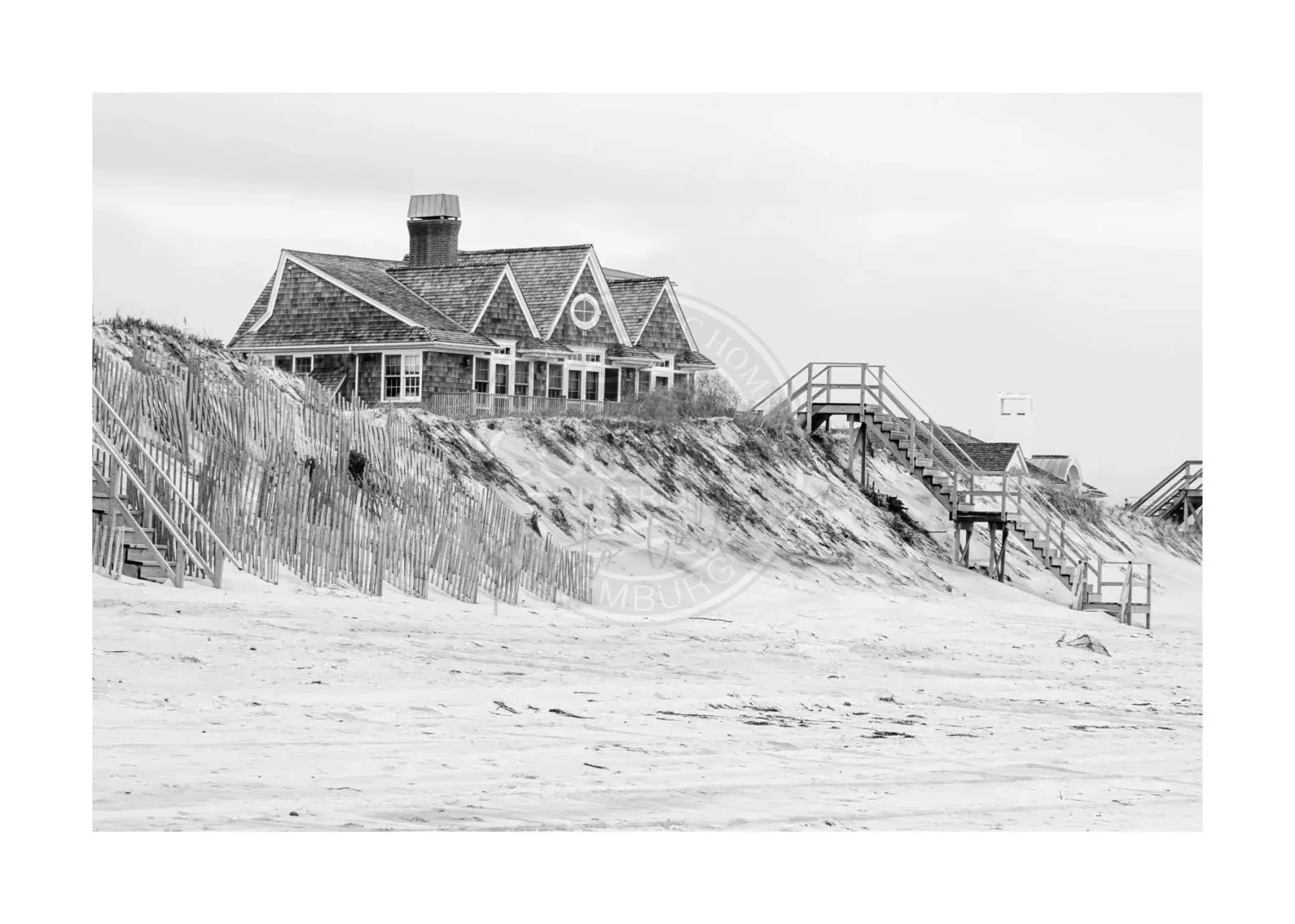 Schwarz-weiß Poster Hamptons Long Island ’Beach House’ von Cosman-Photocollection, 29,7x21cm, mit weißem Rand