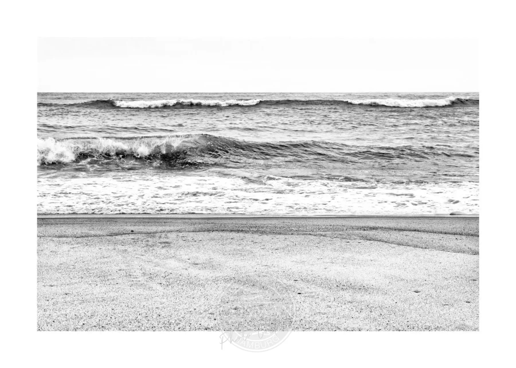 Schwarz-Weiß-Poster Hamptons Long Island ’Ocean’ von Cosman-Photocollection, A4-Druck mit weißem Rand